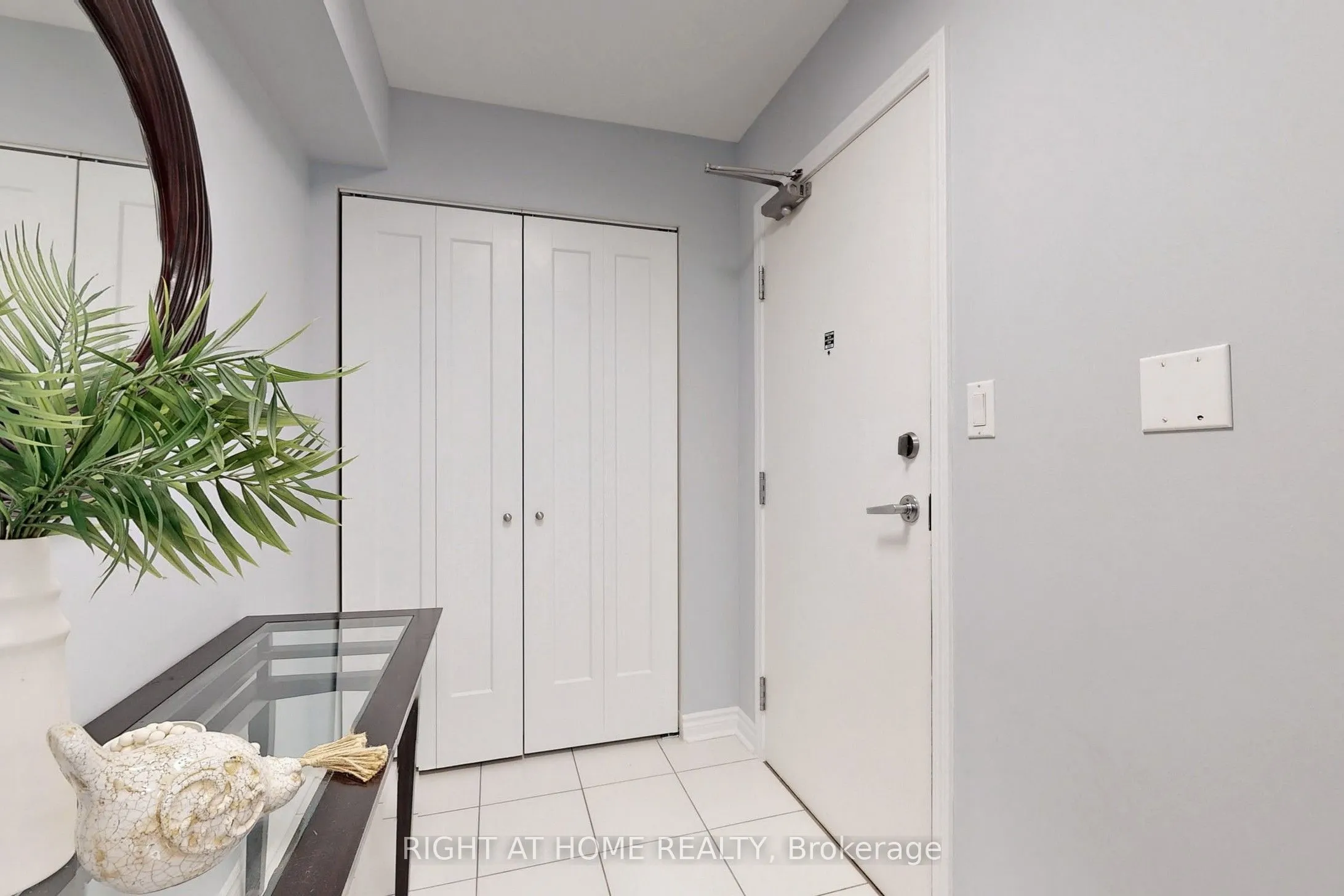 3 Rean Drive, #2201