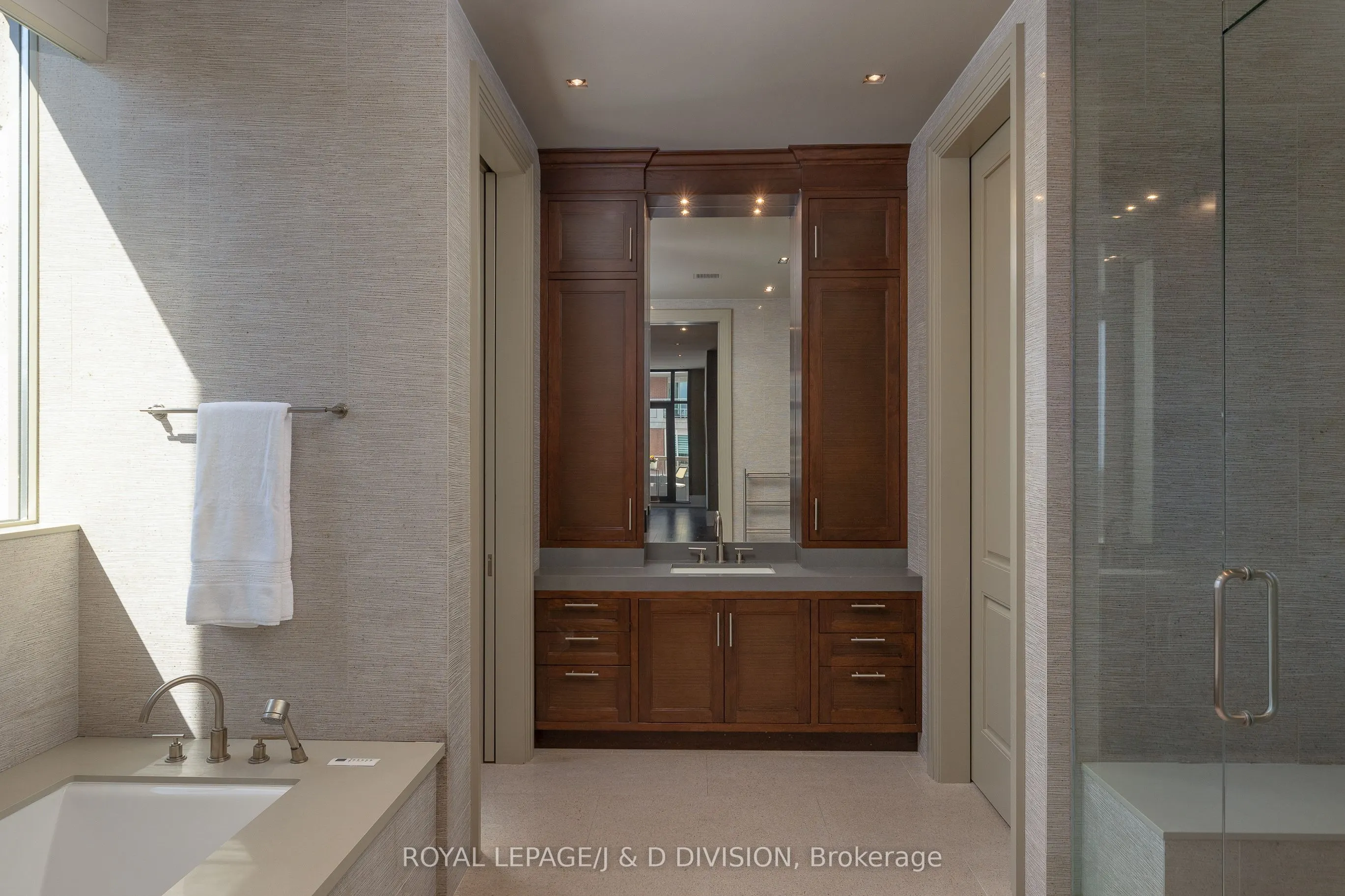 68 Yorkville Avenue, #1601