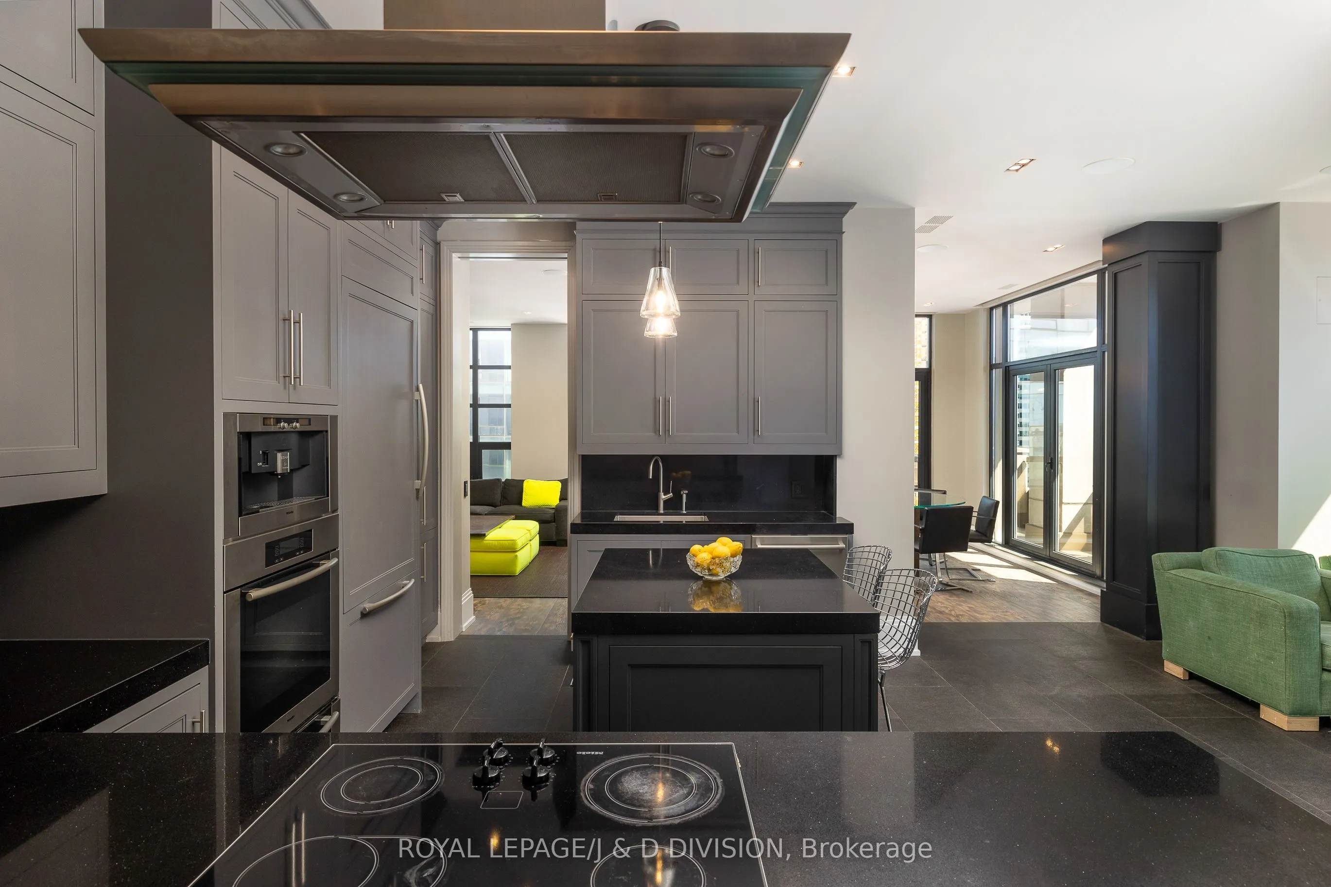 68 Yorkville Avenue, #1601