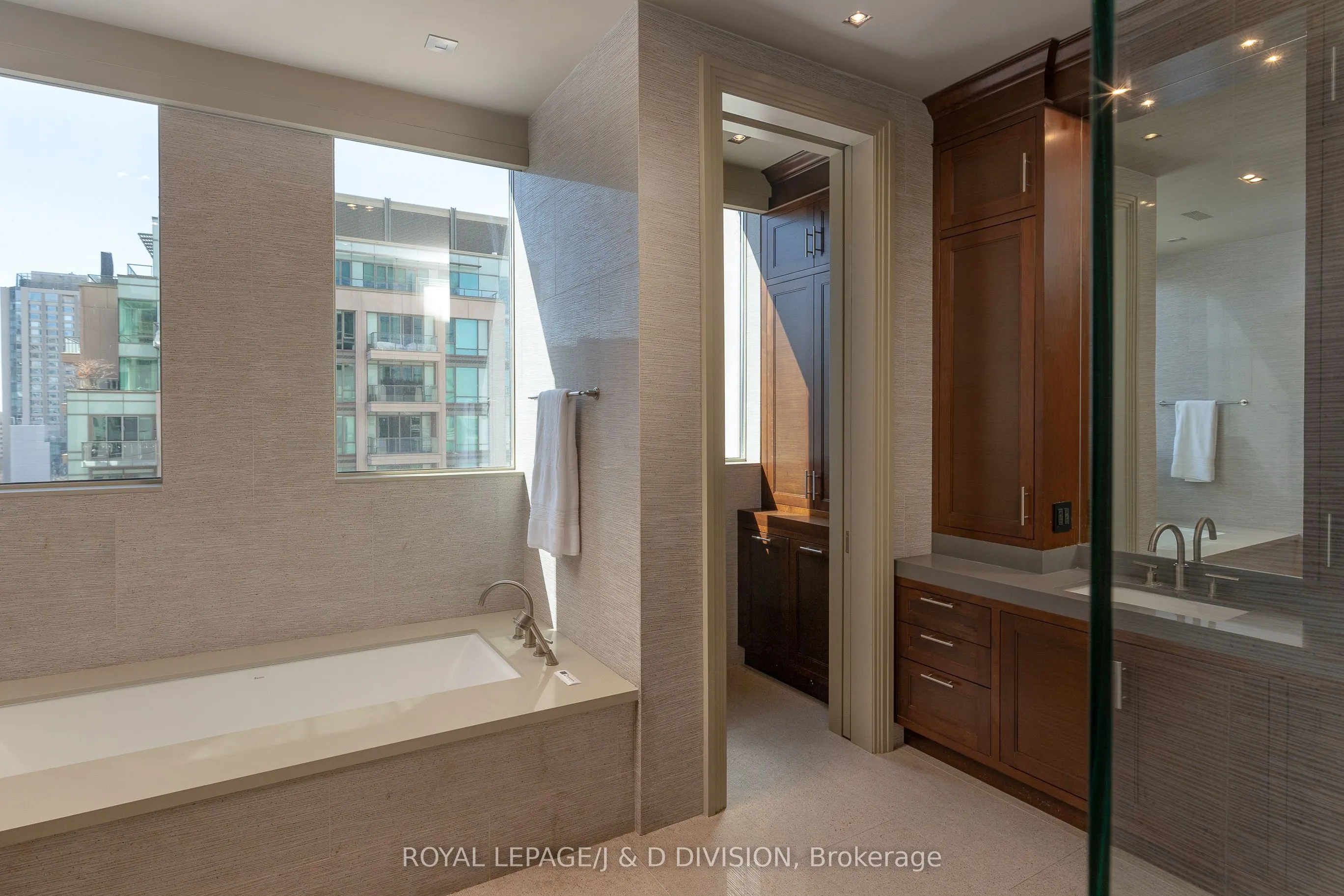 68 Yorkville Avenue, #1601
