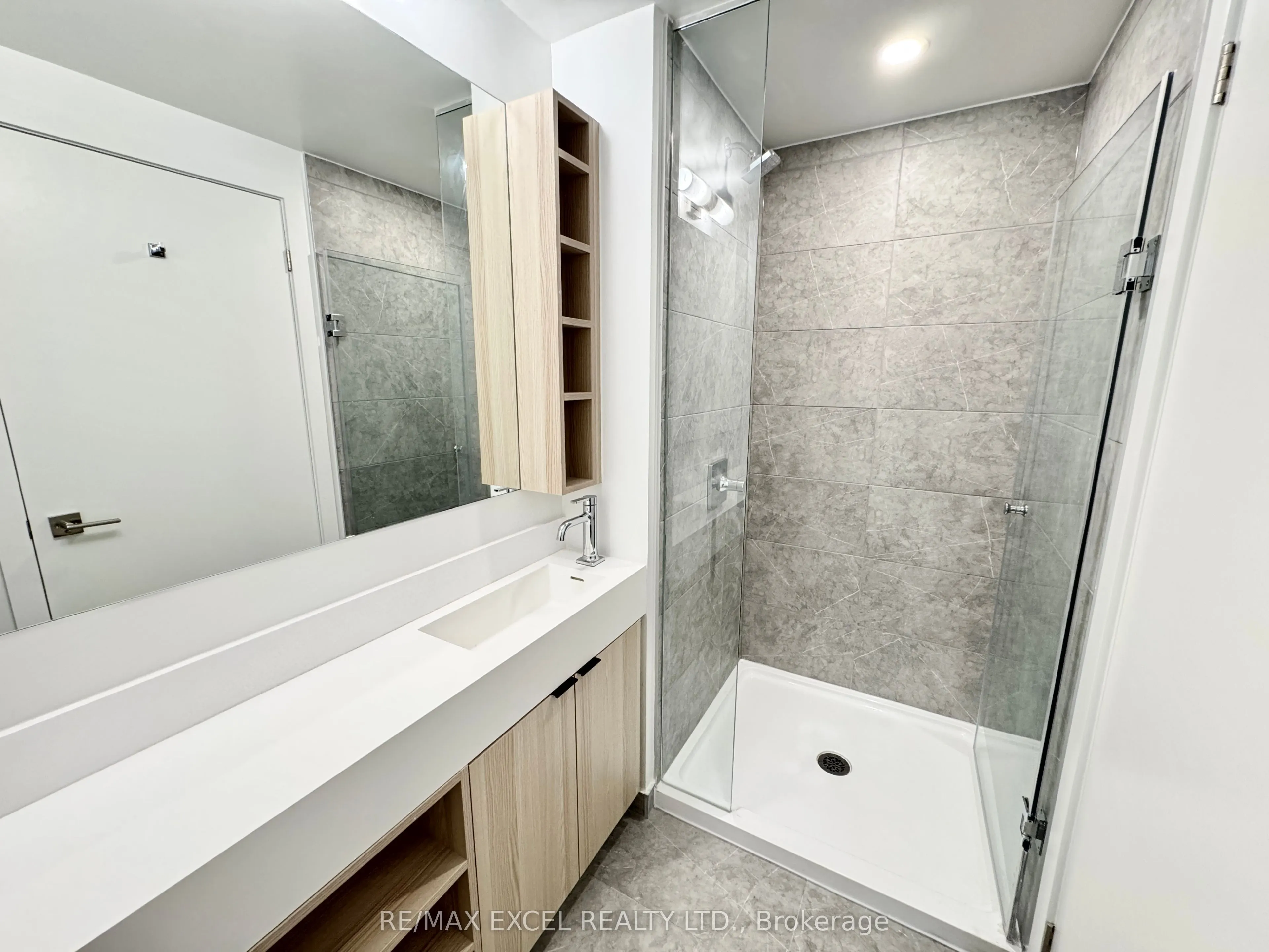 252 Church Street, #5703