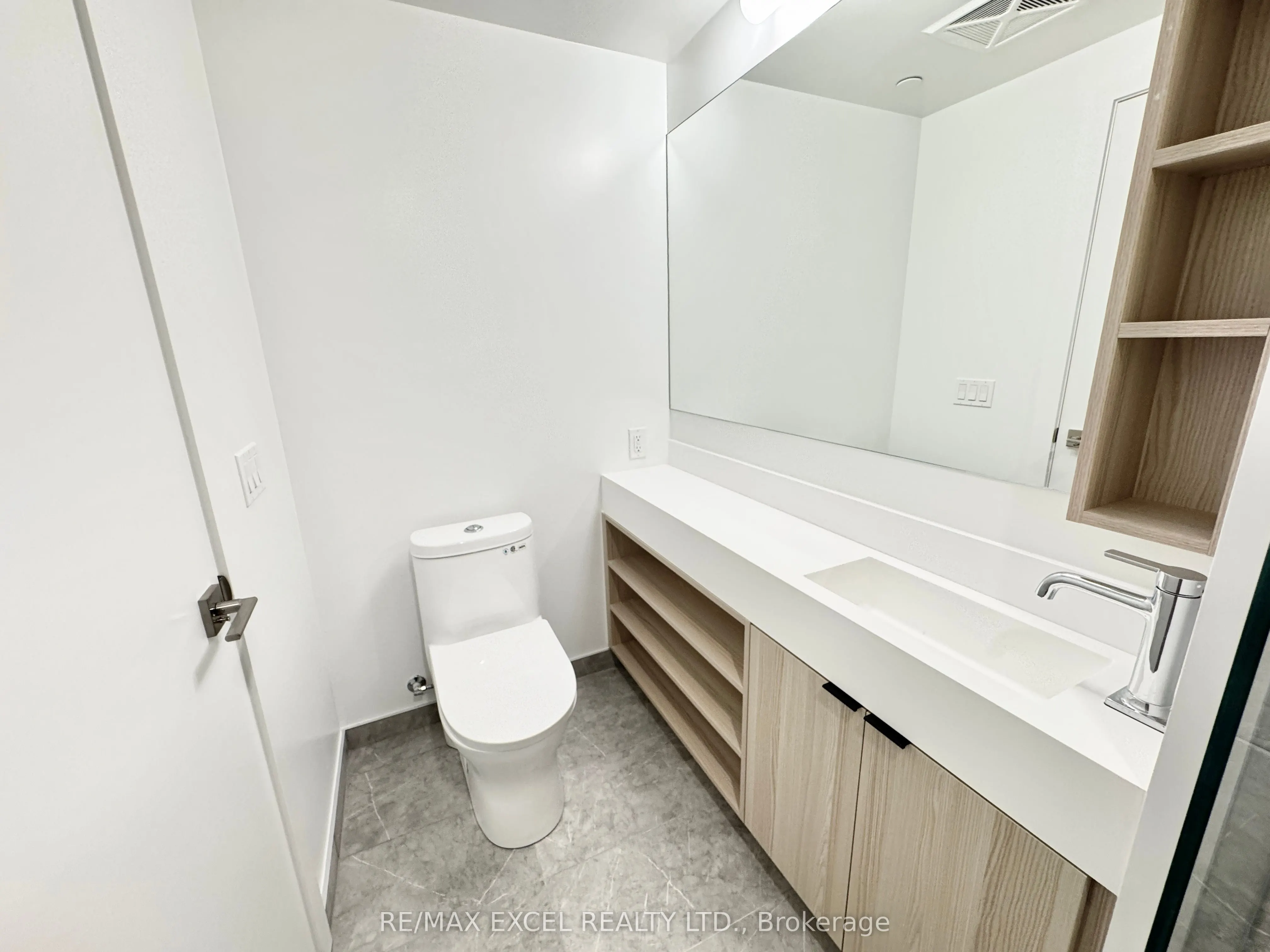 252 Church Street, #5703