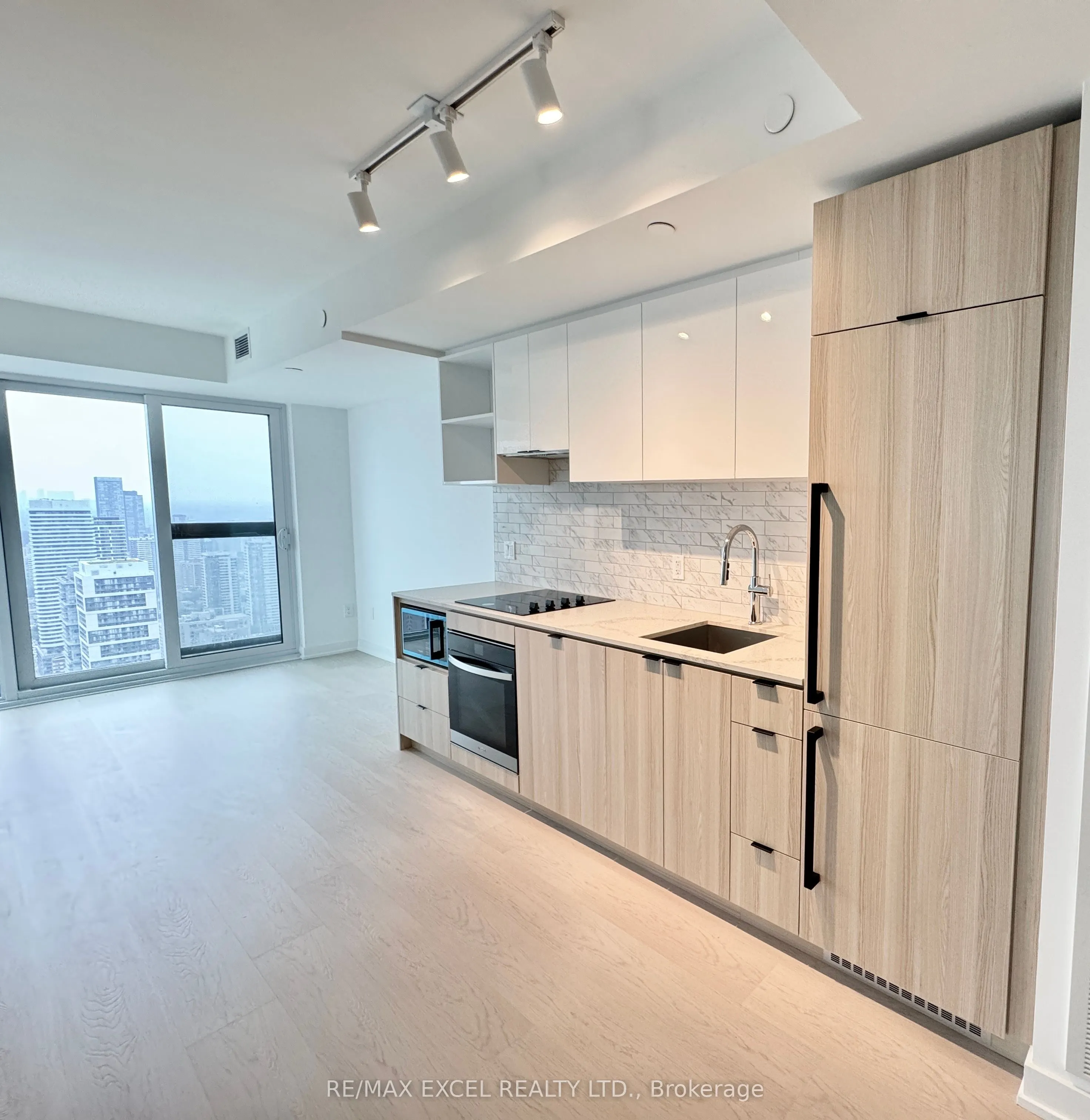 252 Church Street, #5703