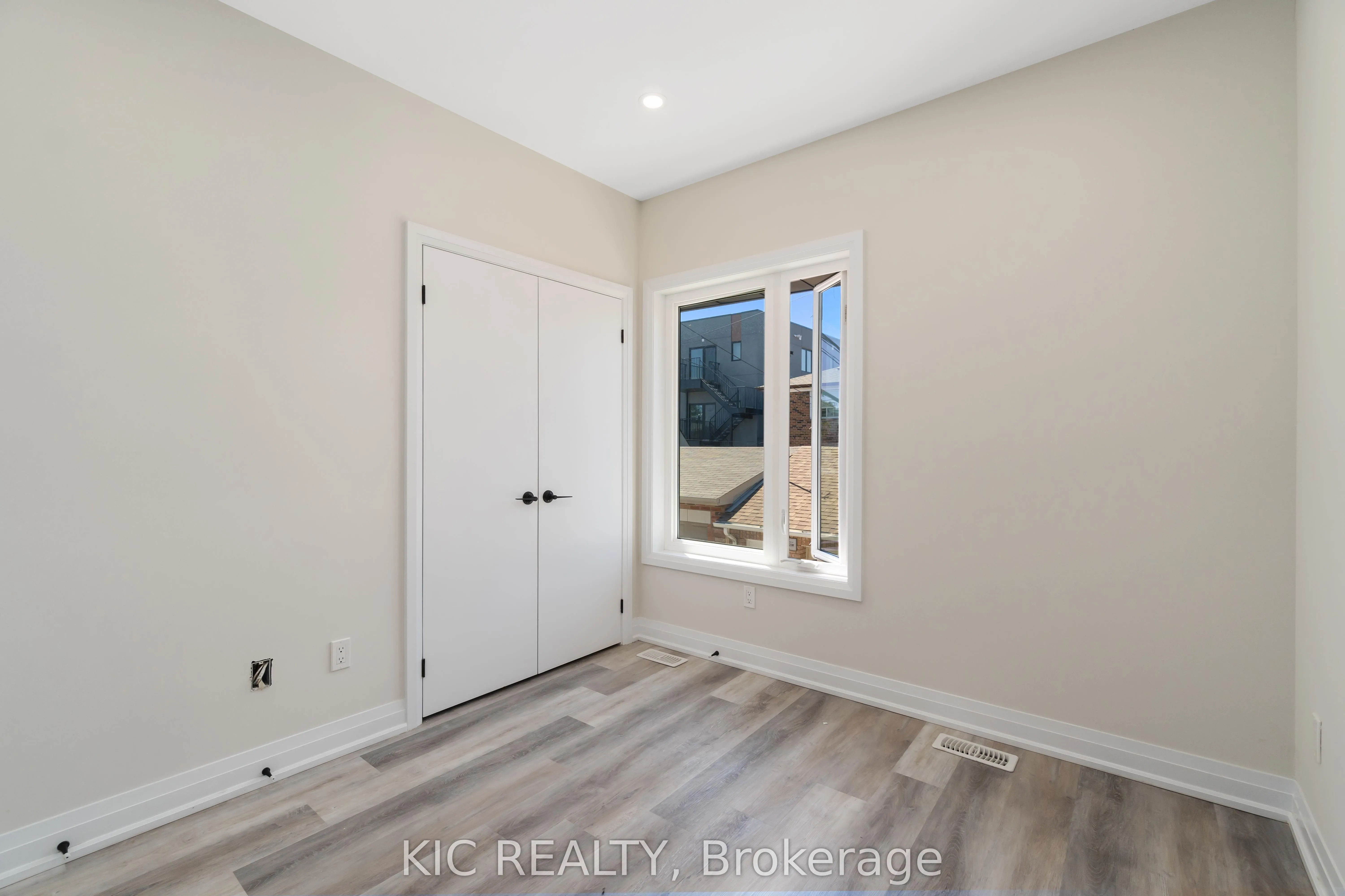 18 Somerset Avenue