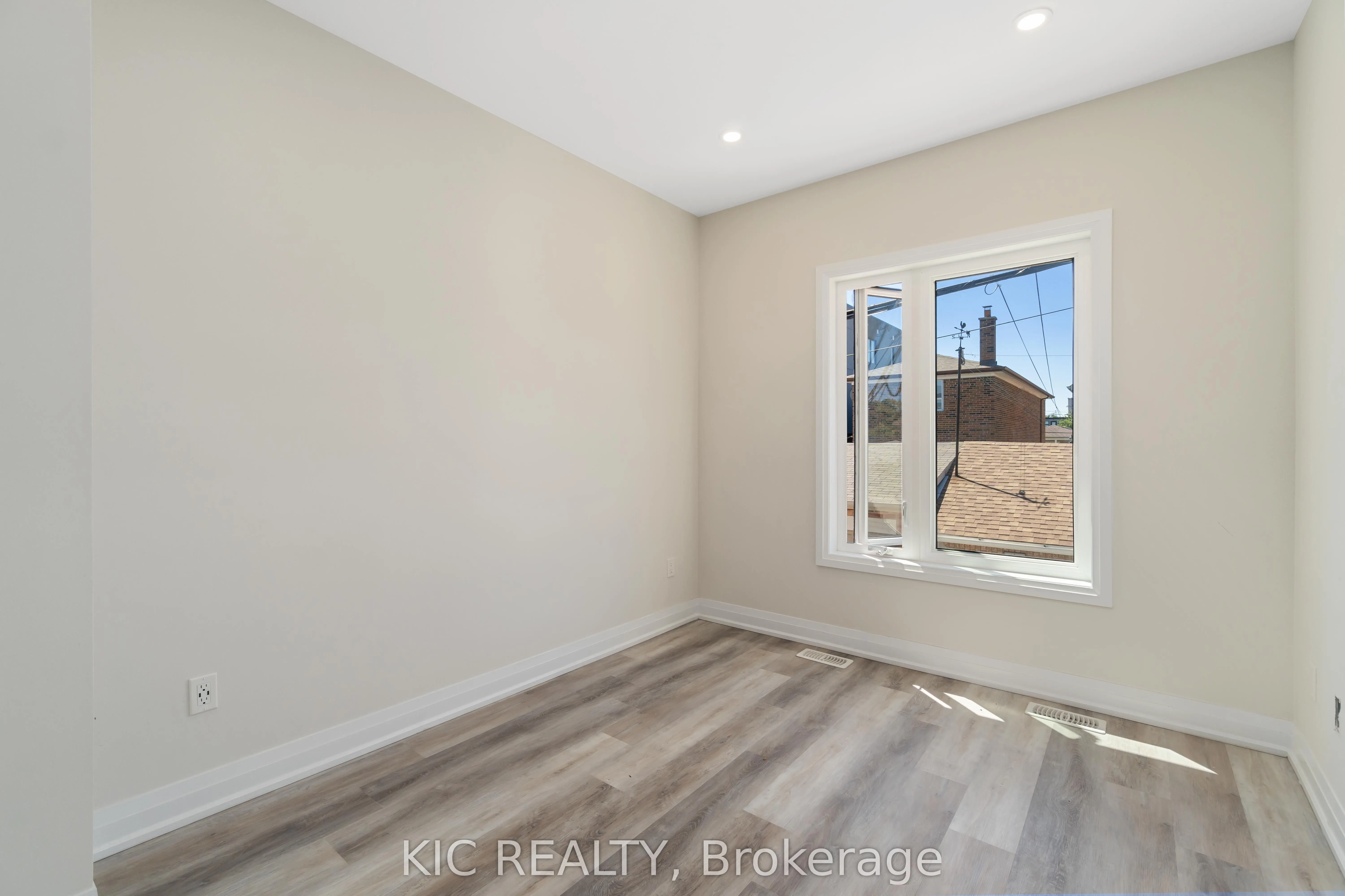 18 Somerset Avenue