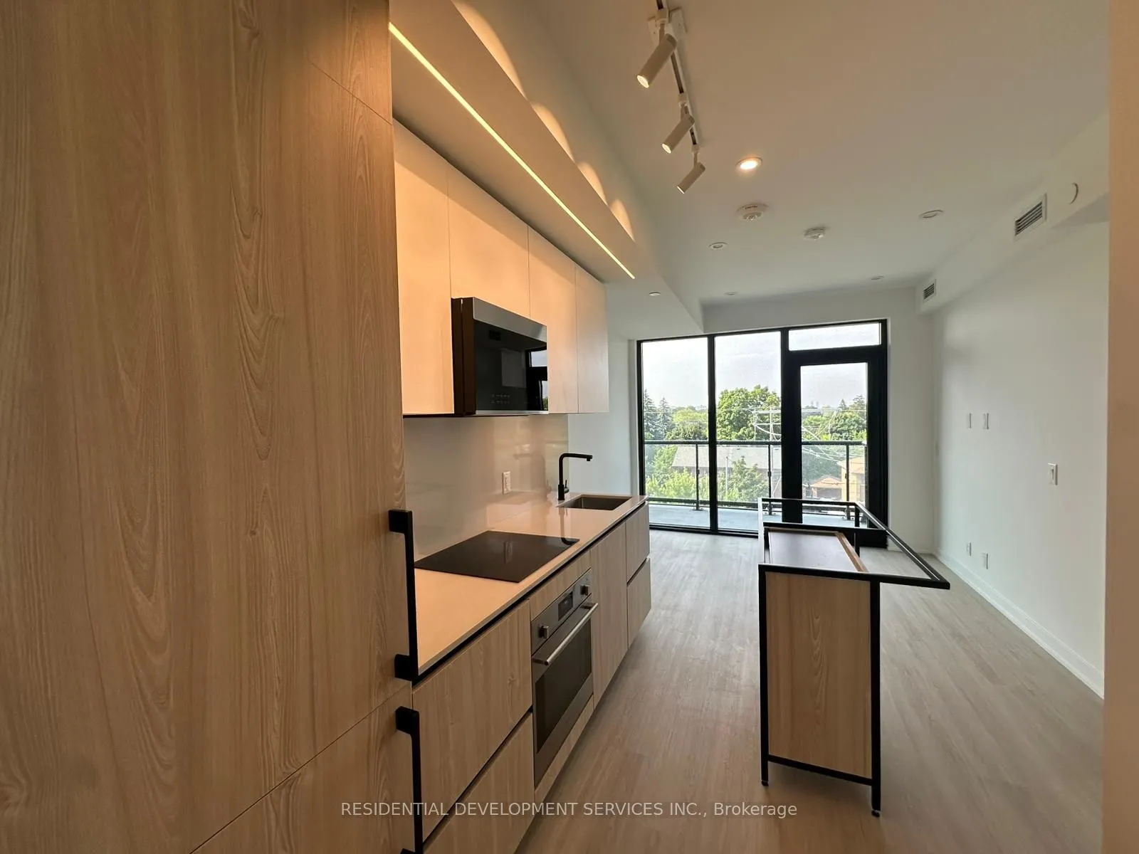 699 Sheppard Avenue E, #520