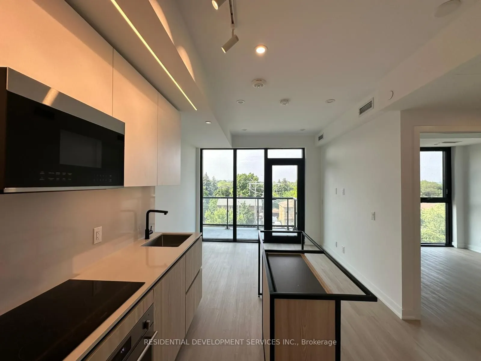 699 Sheppard Avenue E, #520