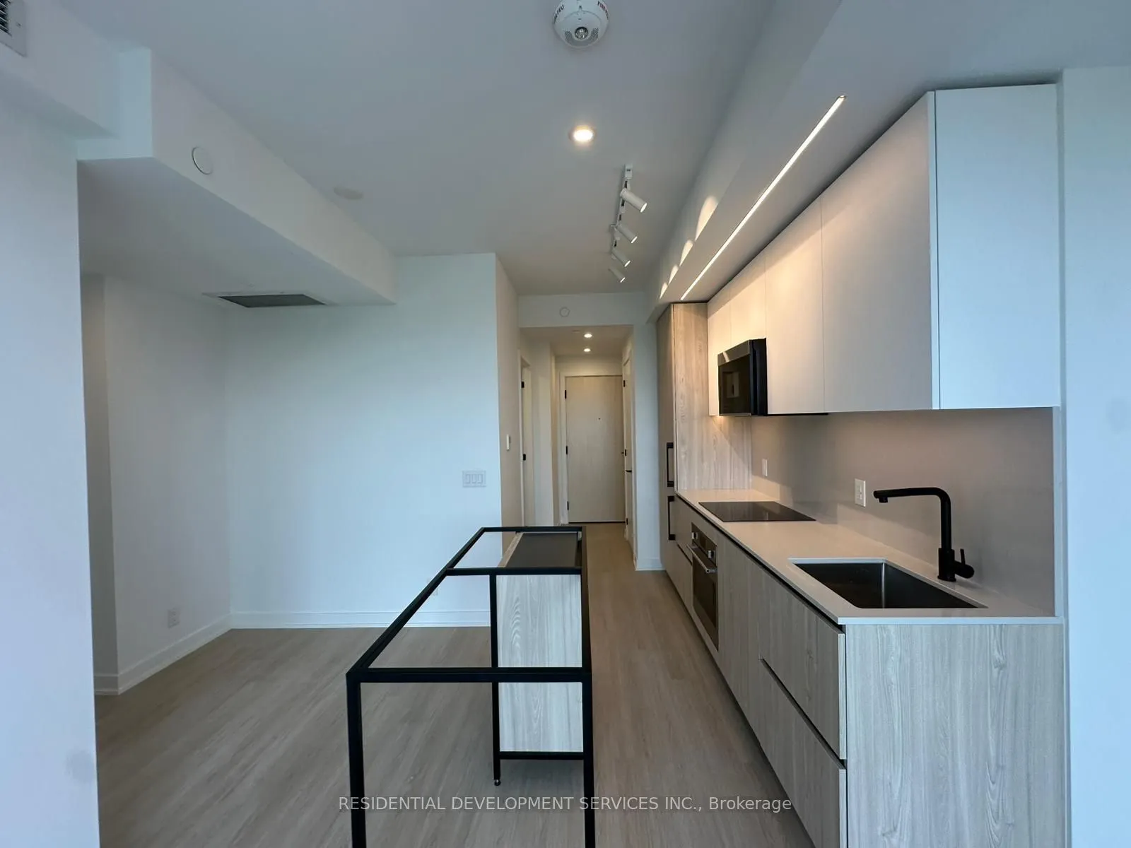 699 Sheppard Avenue E, #520