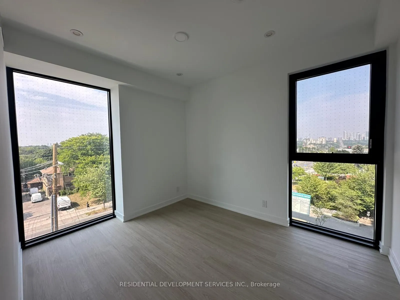 699 Sheppard Avenue E, #520