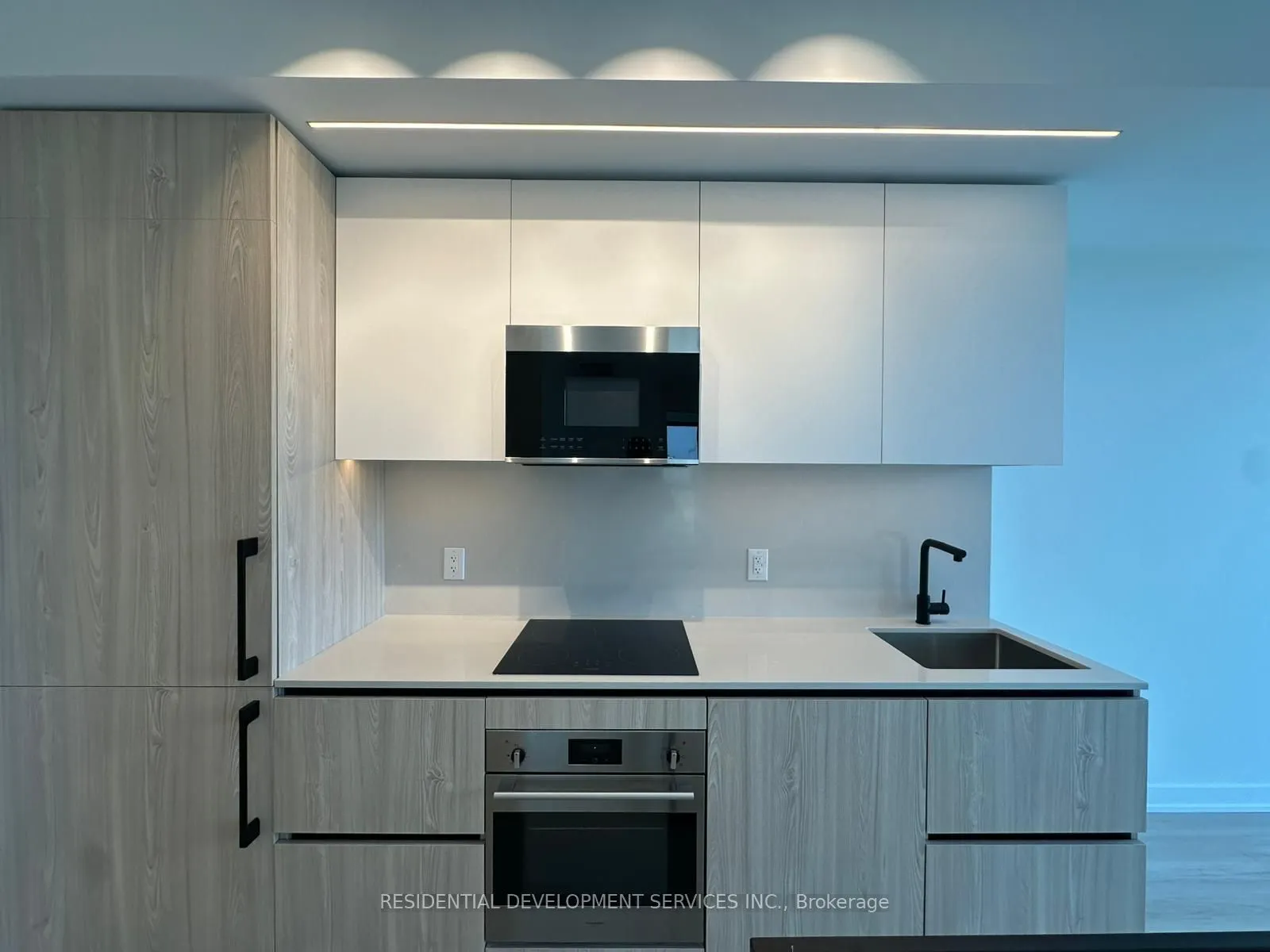 699 Sheppard Avenue E, #520
