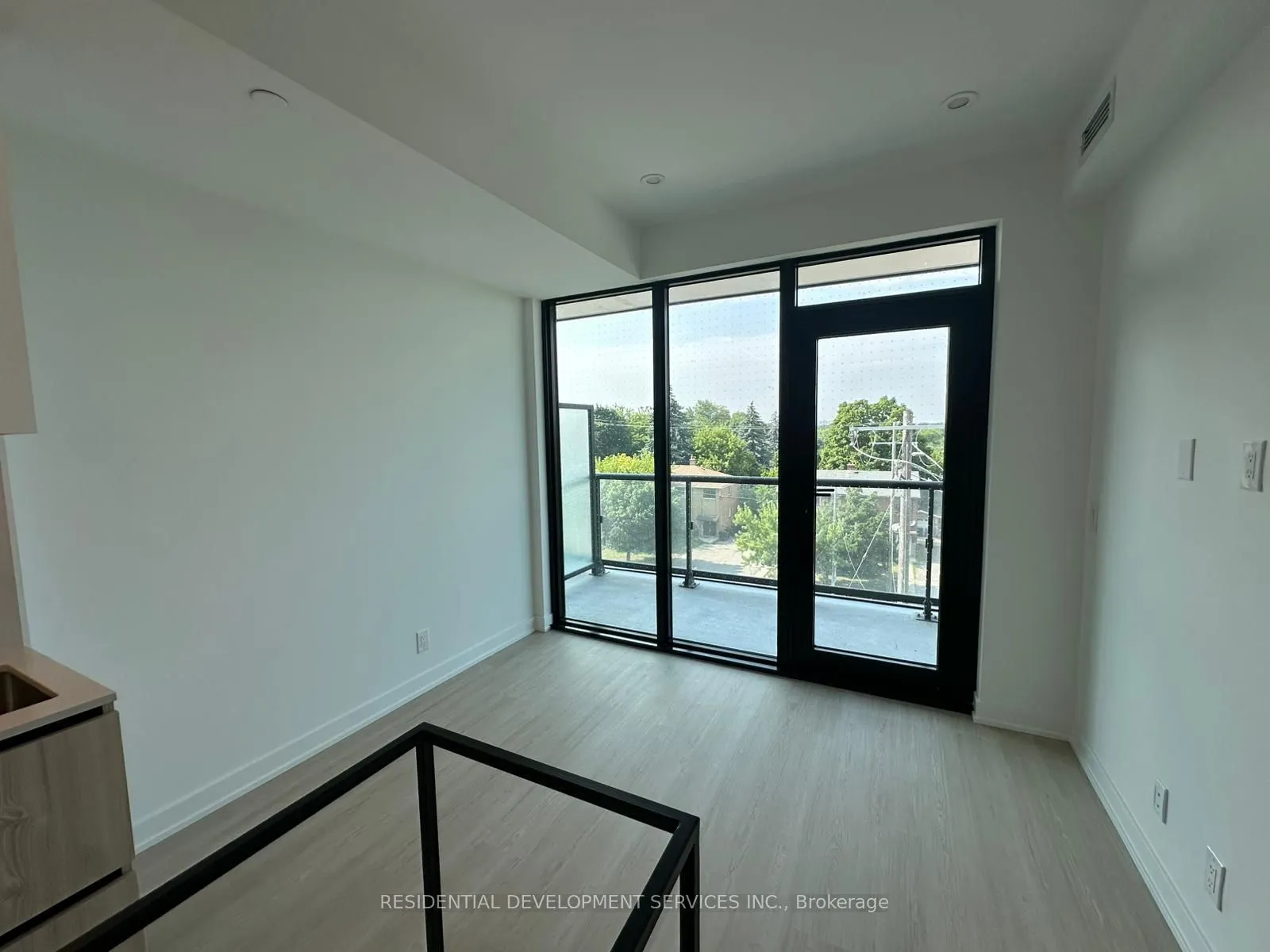 699 Sheppard Avenue E, #520