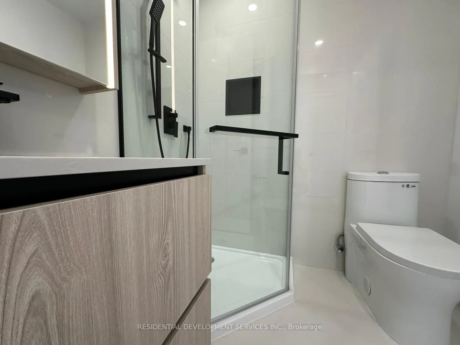 699 Sheppard Avenue E, #520