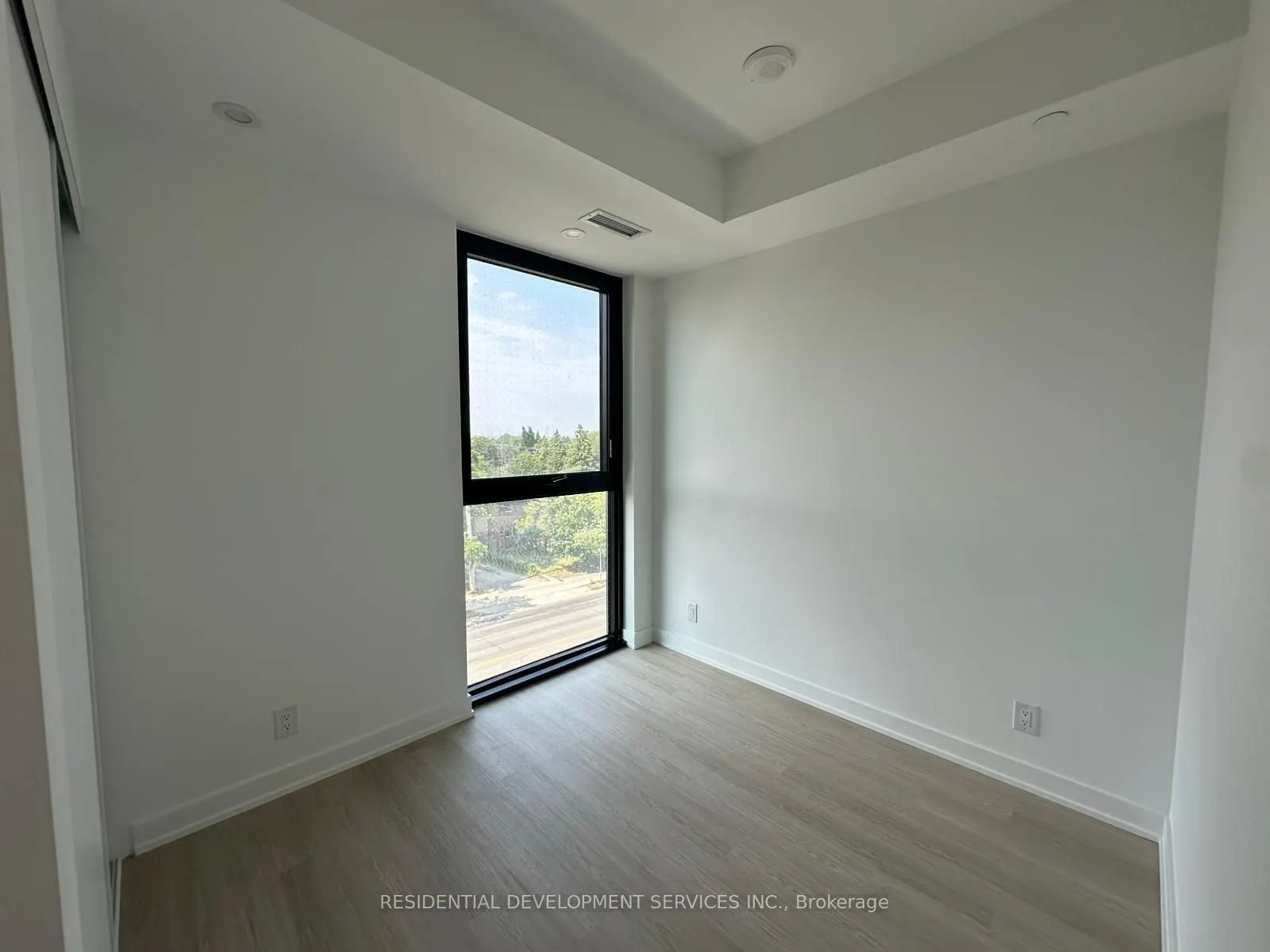 699 Sheppard Avenue E, #520