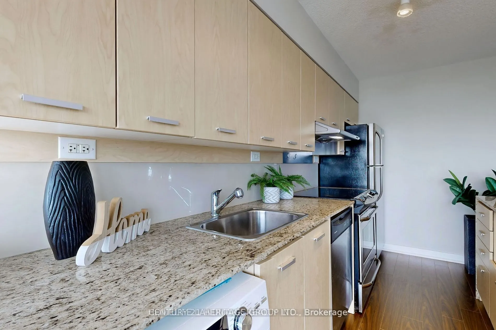 15 Singer Court, #1103