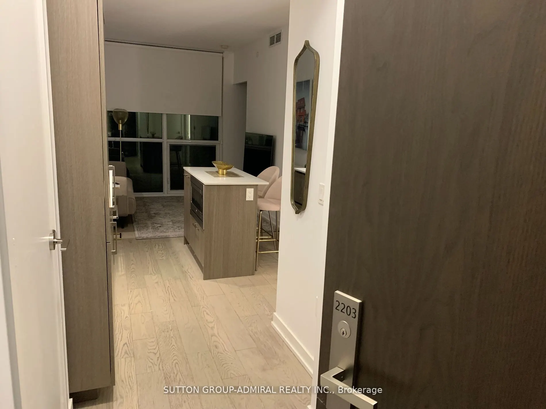 1 Yorkville Avenue, #2203