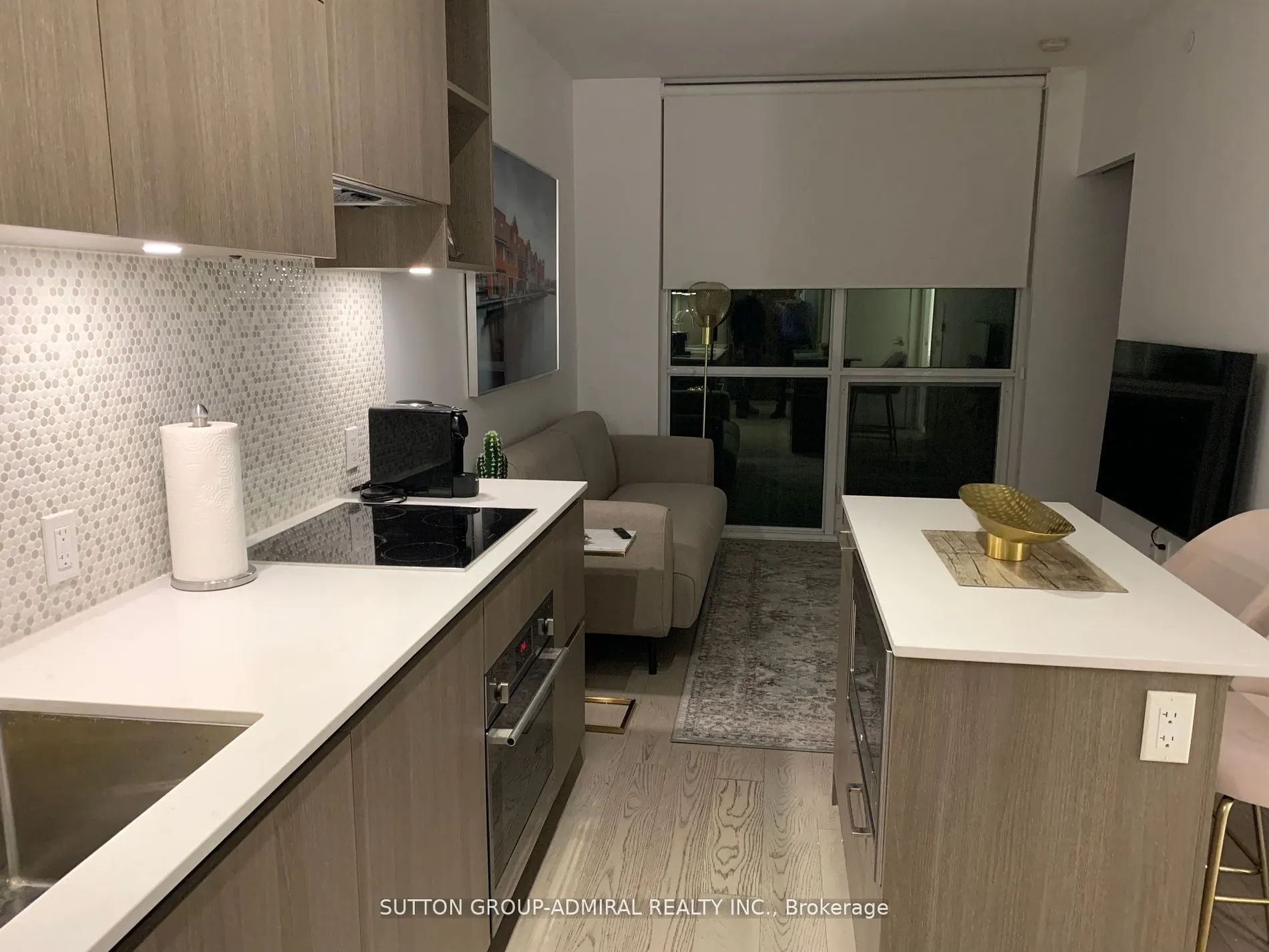 1 Yorkville Avenue, #2203