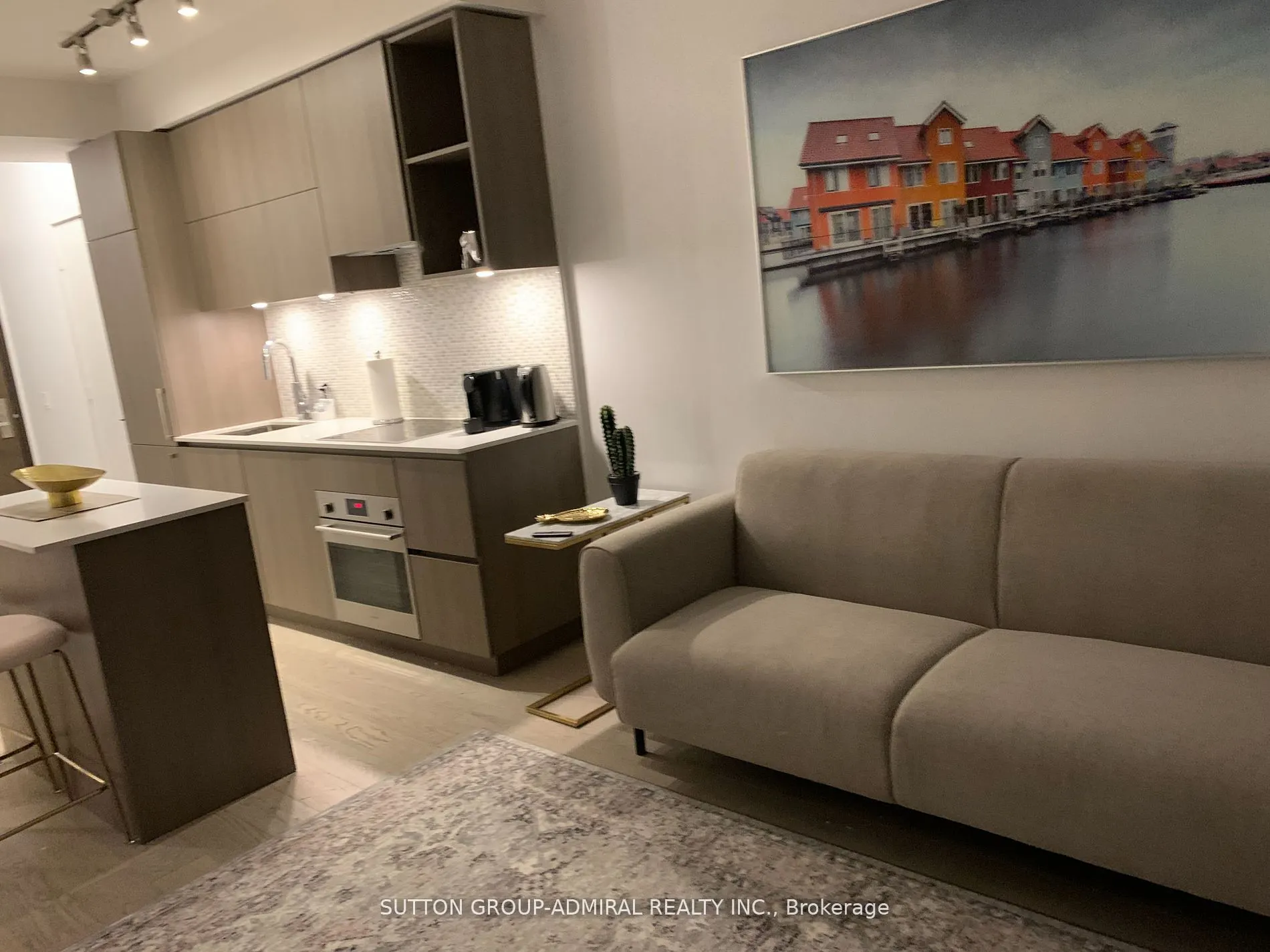1 Yorkville Avenue, #2203