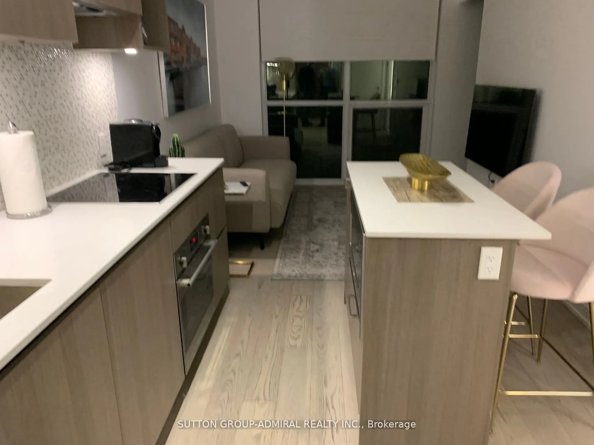 1 Yorkville Avenue, #2203