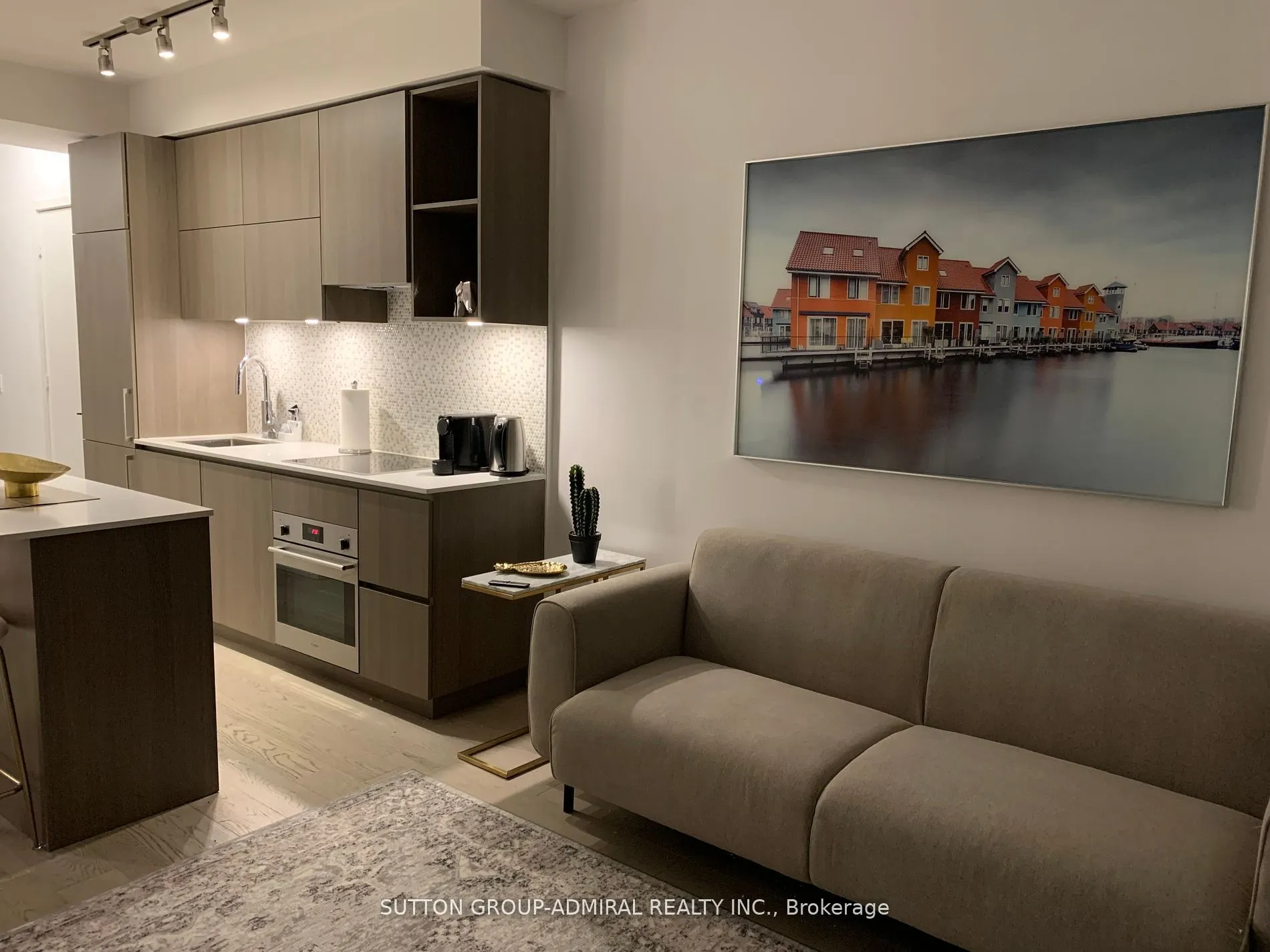 1 Yorkville Avenue, #2203