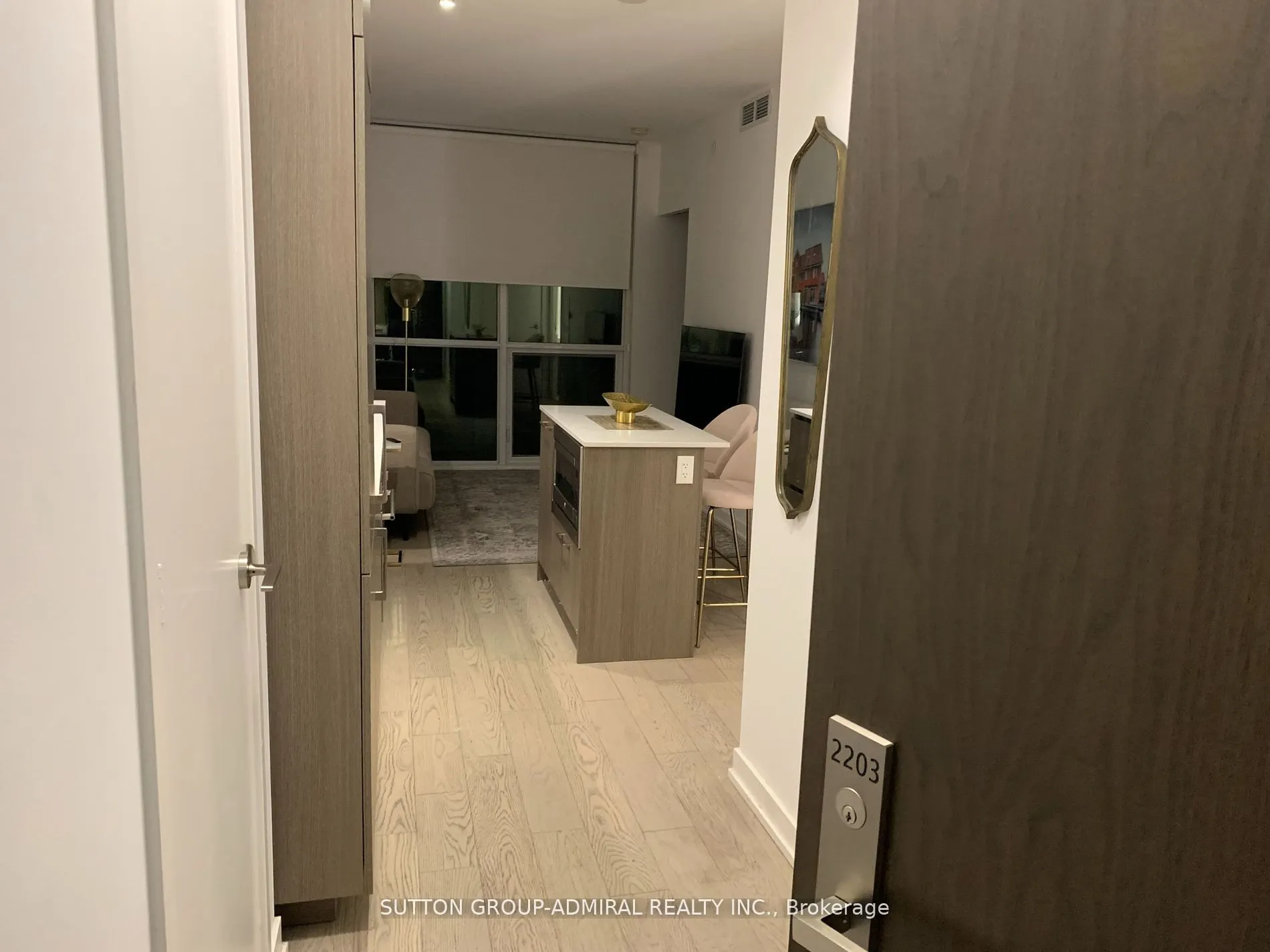 1 Yorkville Avenue, #2203