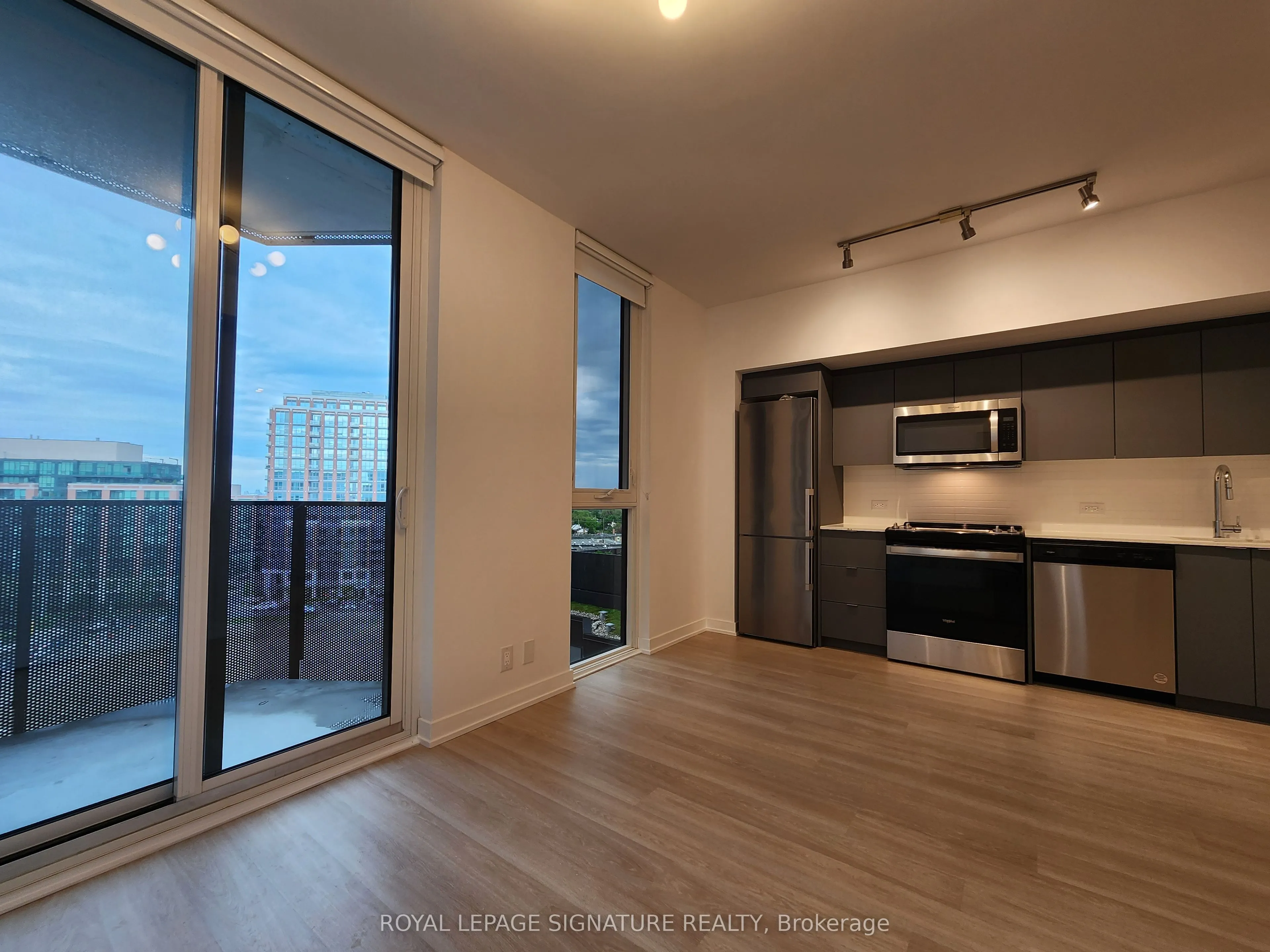 30 Tretti Way, #905