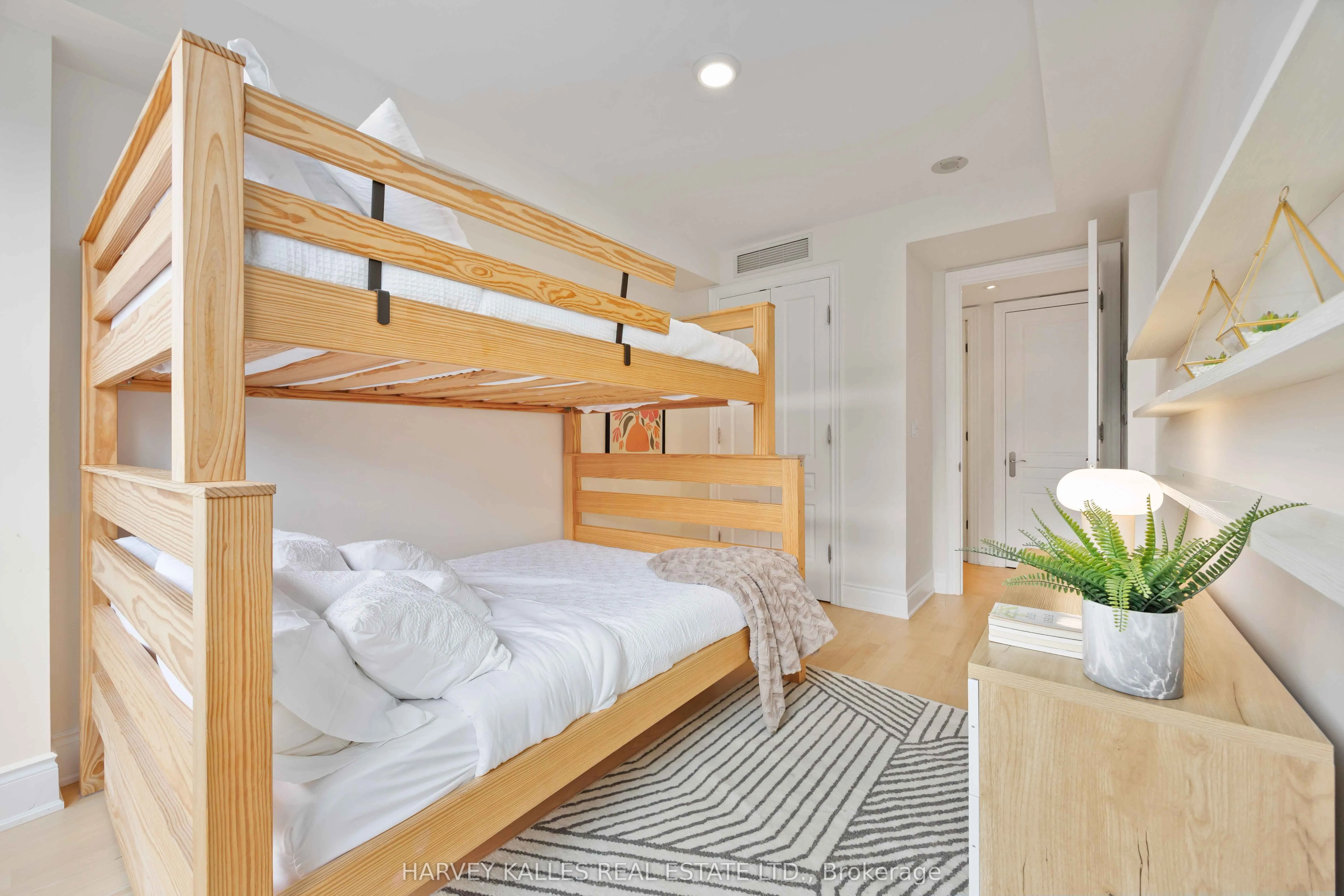 10 Bellair Street, #1403