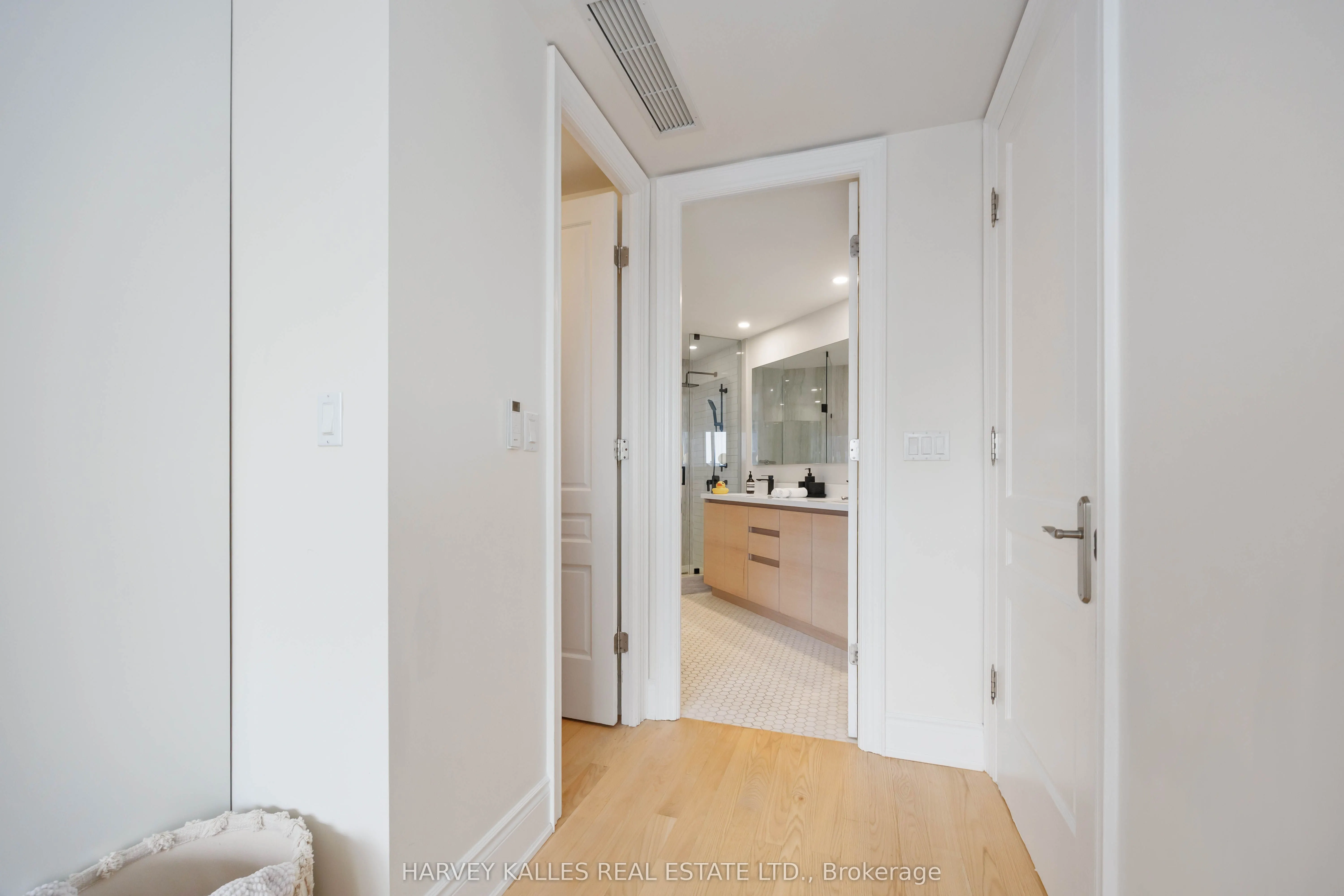 10 Bellair Street, #1403