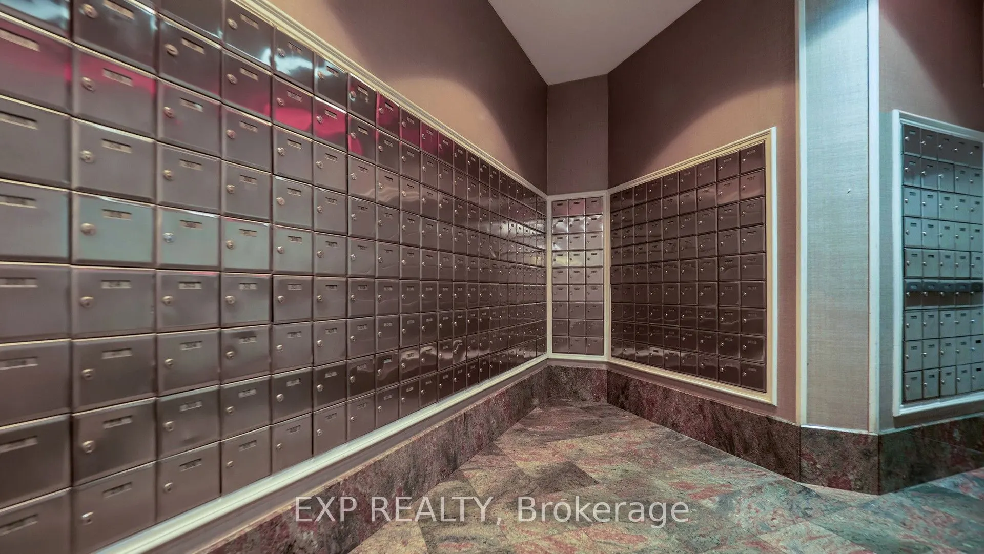 24 Wellesley Street W, #1105
