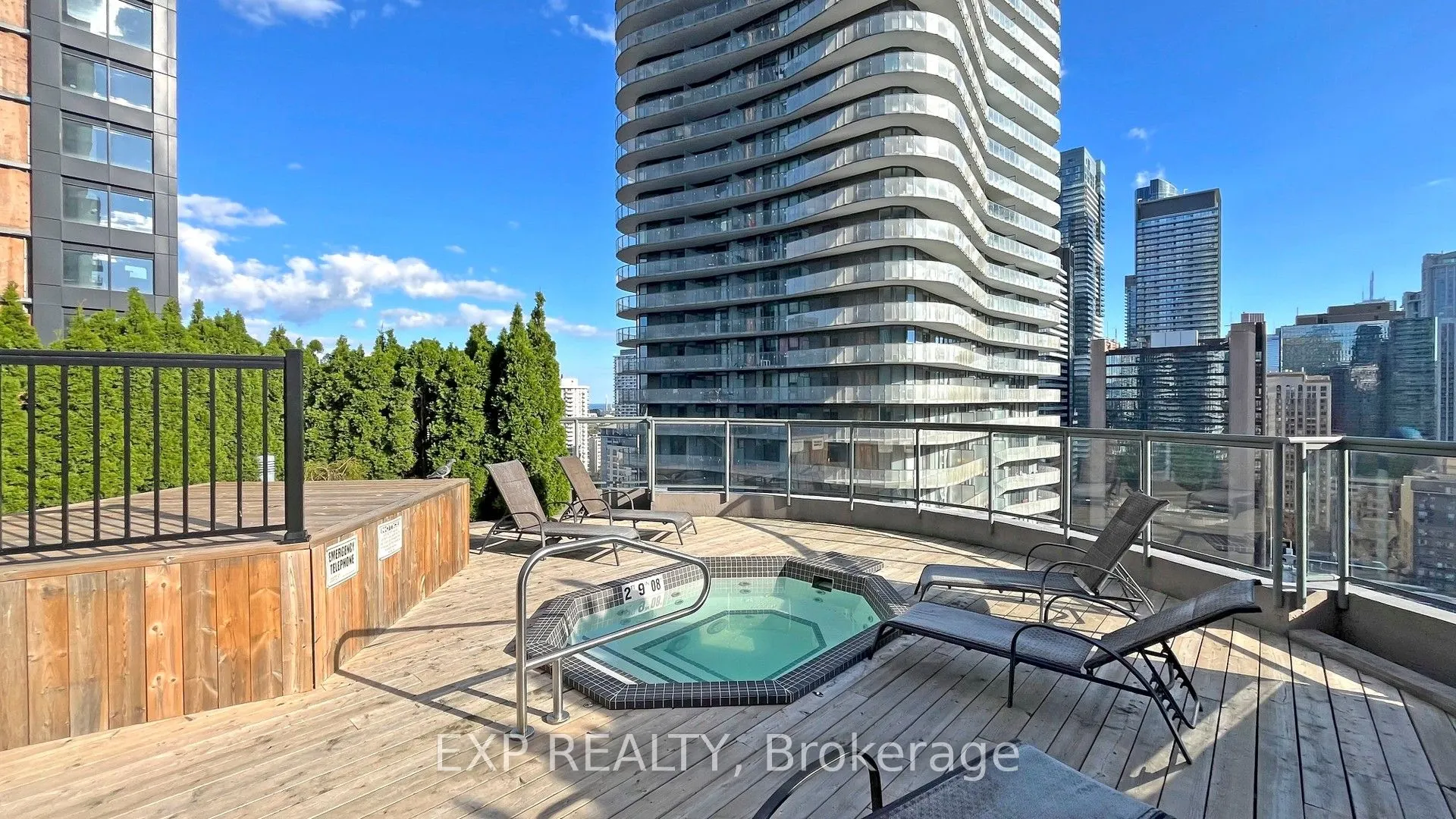 24 Wellesley Street W, #1105