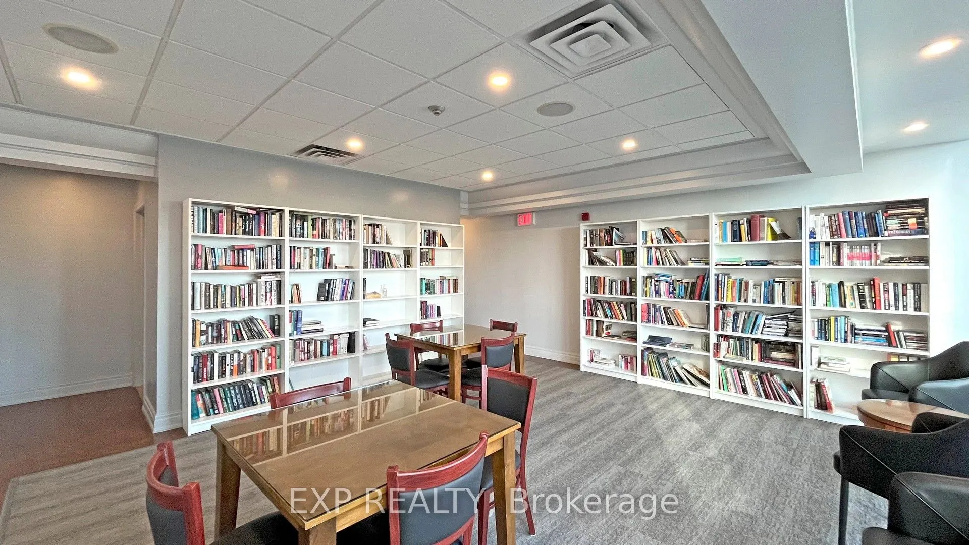 24 Wellesley Street W, #1105