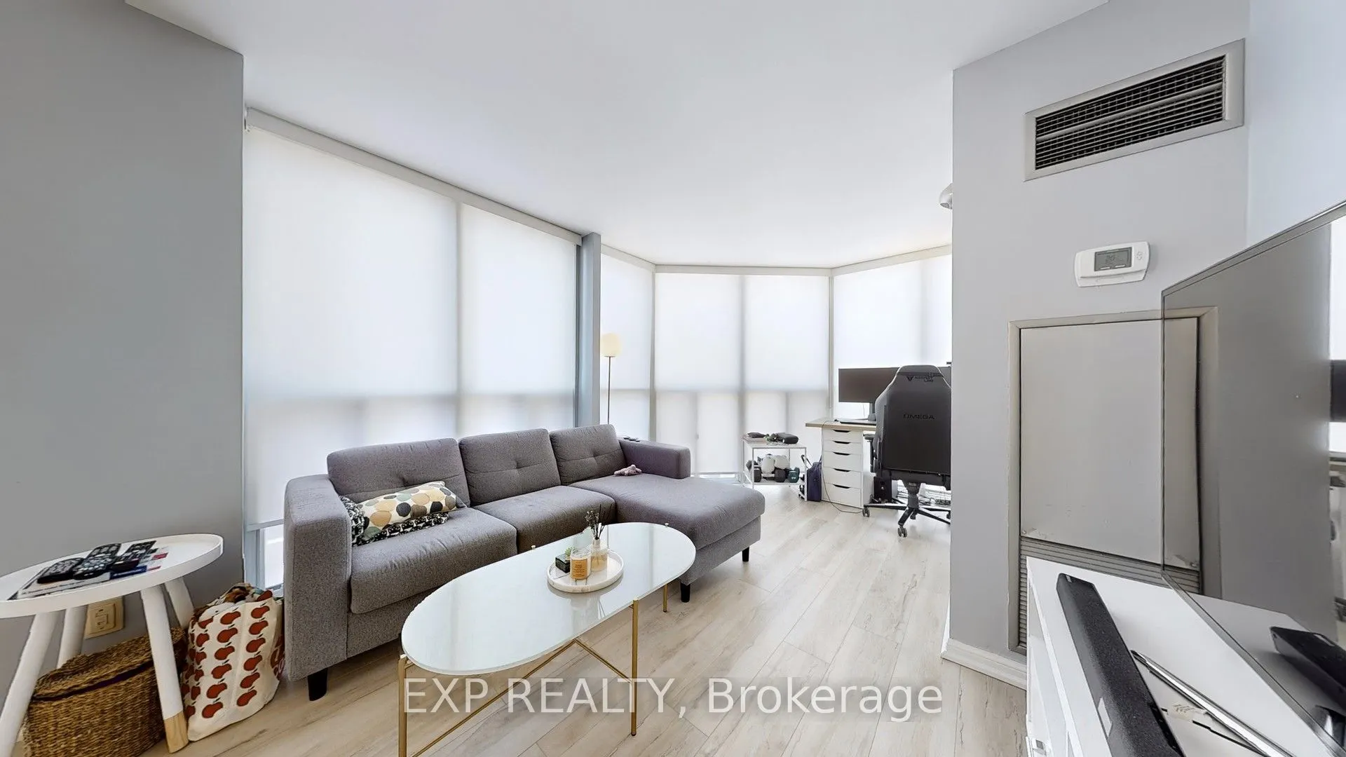 24 Wellesley Street W, #1105
