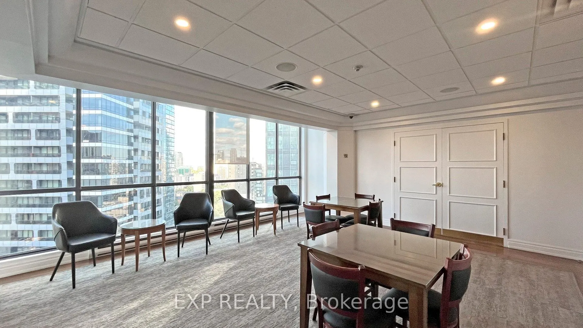 24 Wellesley Street W, #1105