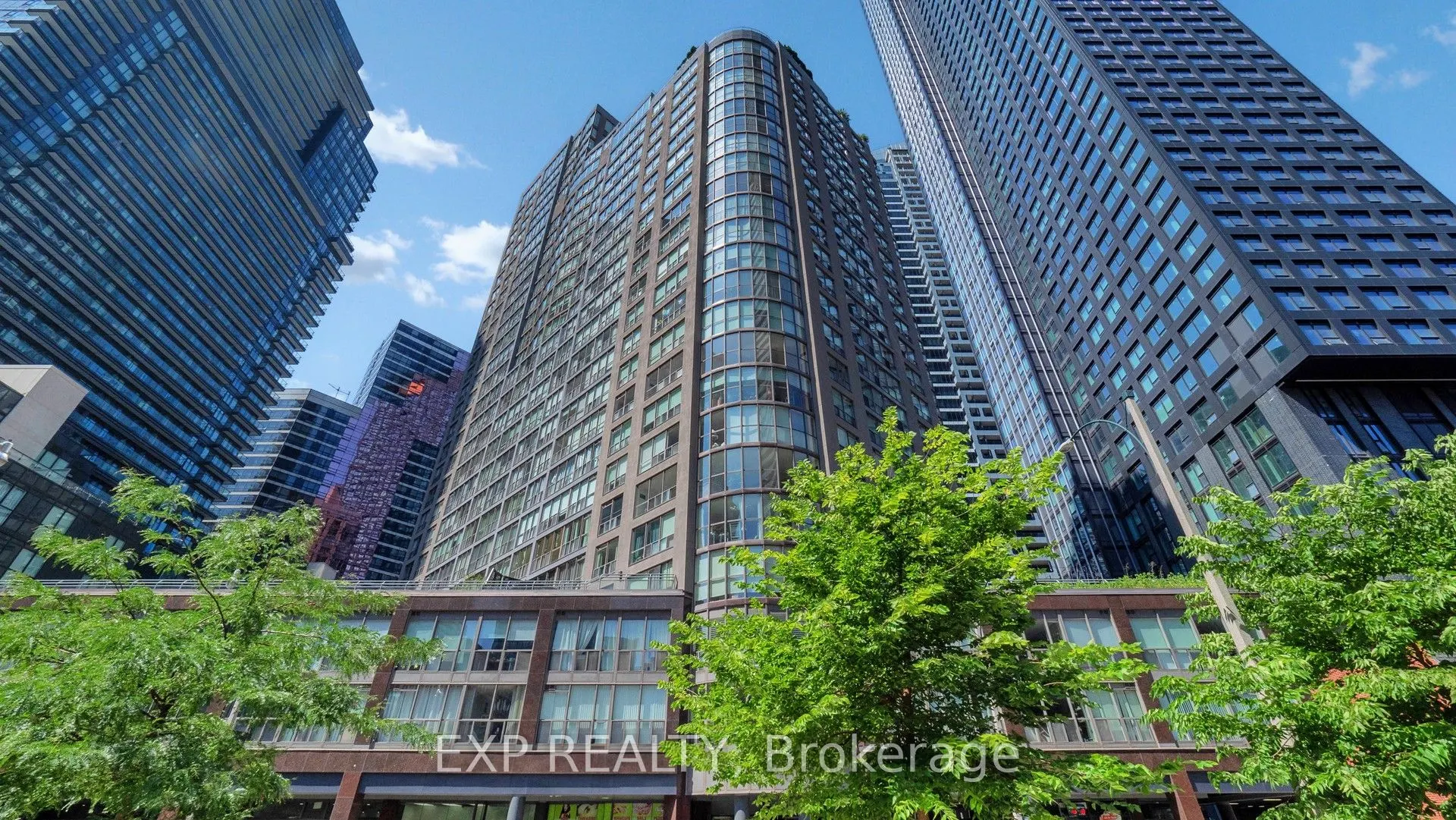 24 Wellesley Street W, #1105