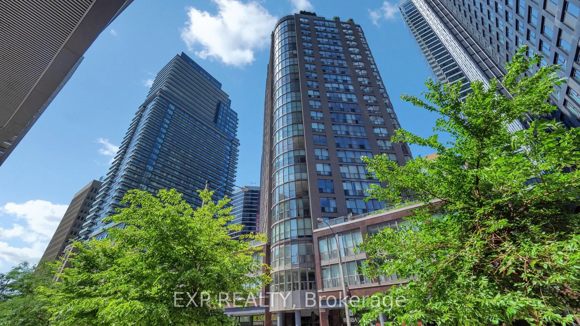 24 Wellesley Street W, #1105