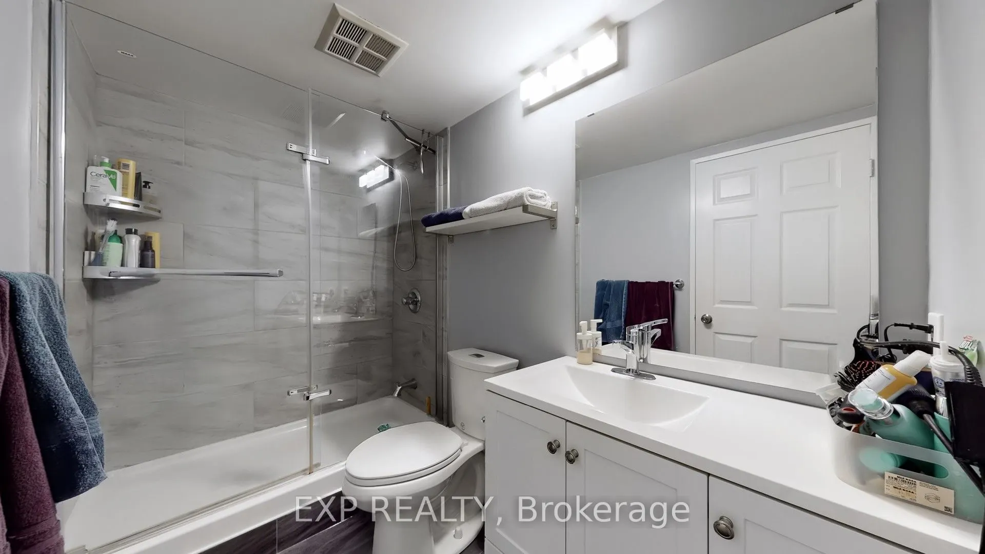 24 Wellesley Street W, #1105