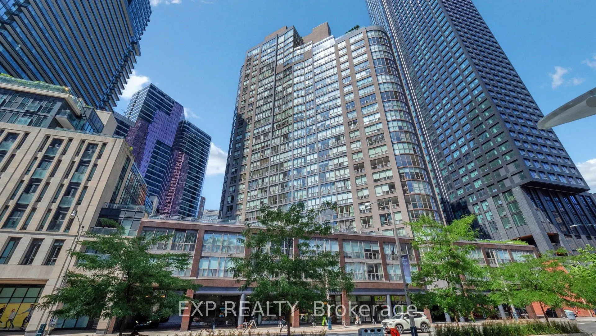 24 Wellesley Street W, #1105