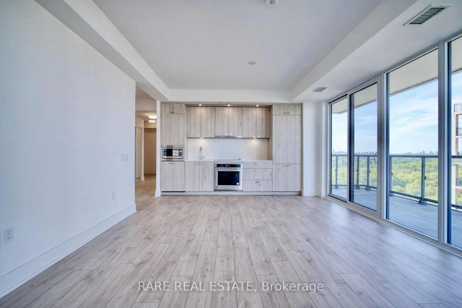 10 Inn on the Park Drive, #1704