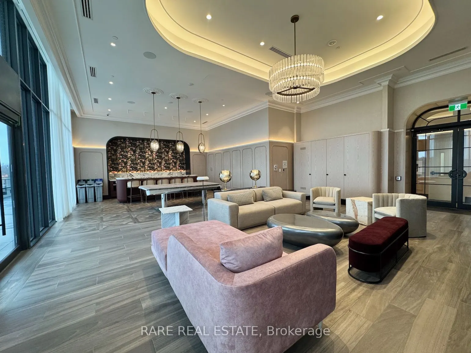 10 Inn on the Park Drive, #1704