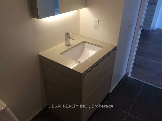 20 Minowan Miikan Lane Street W, #904
