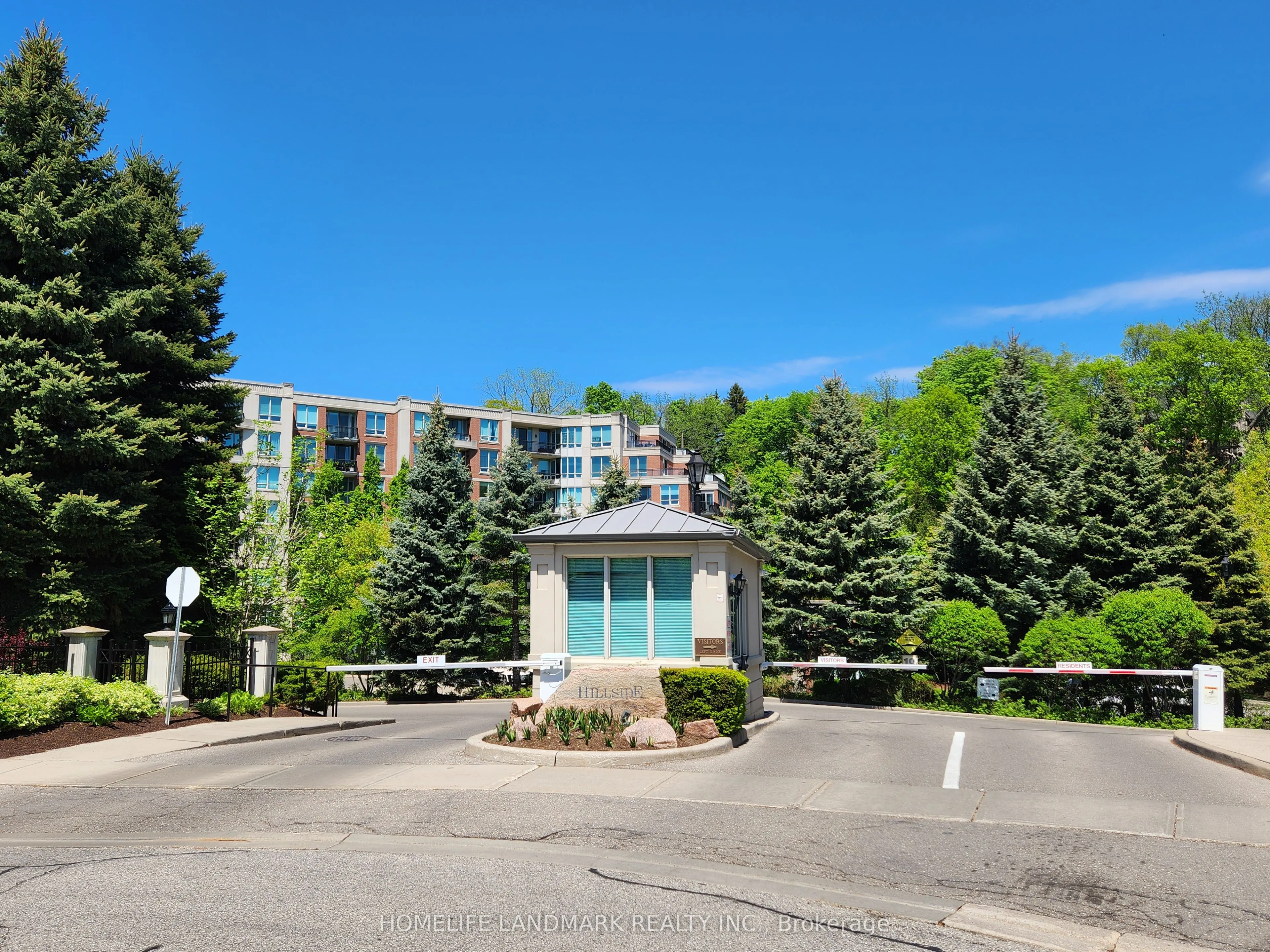 18 William Carson Crescent, #916
