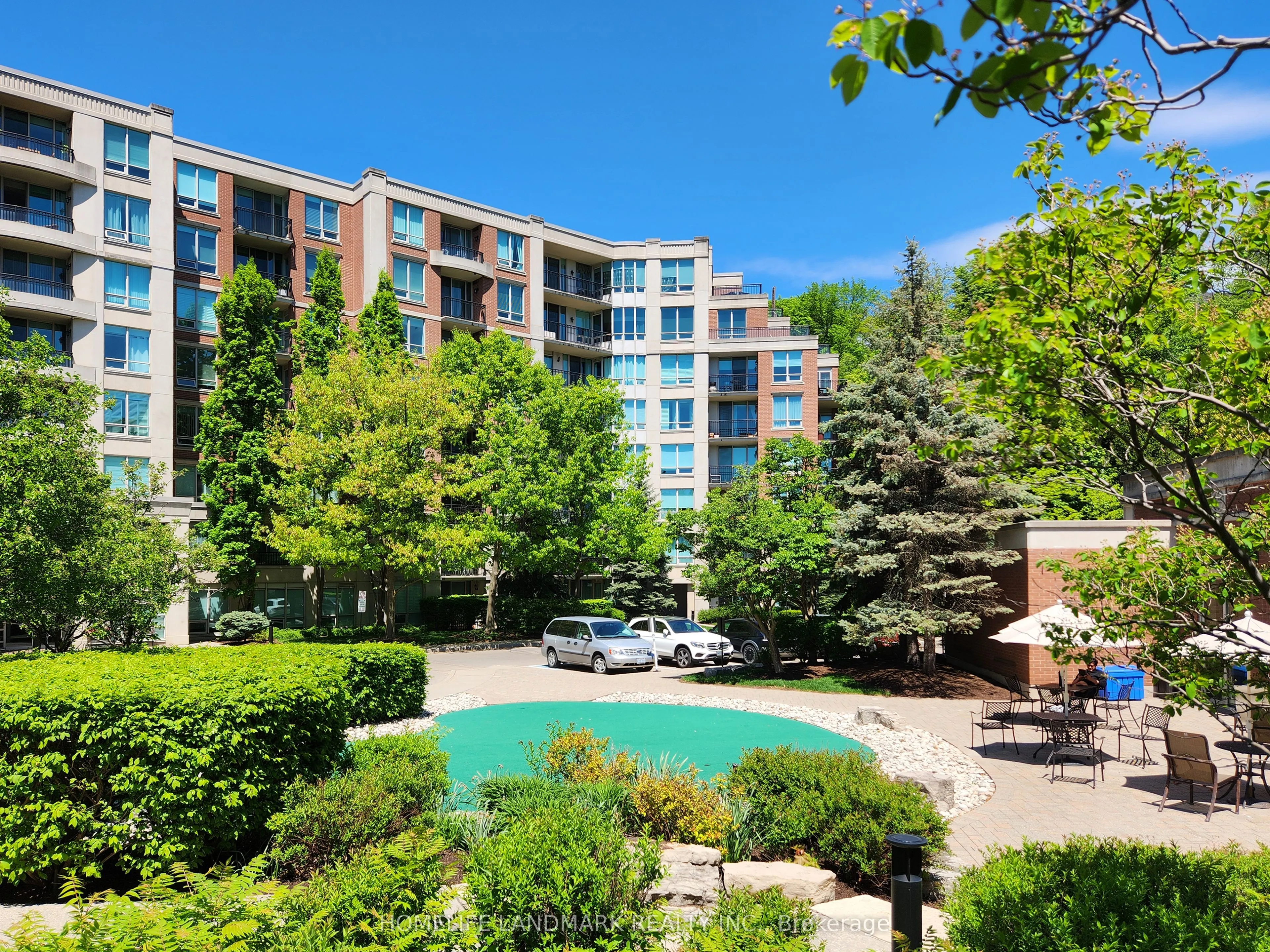 18 William Carson Crescent, #916