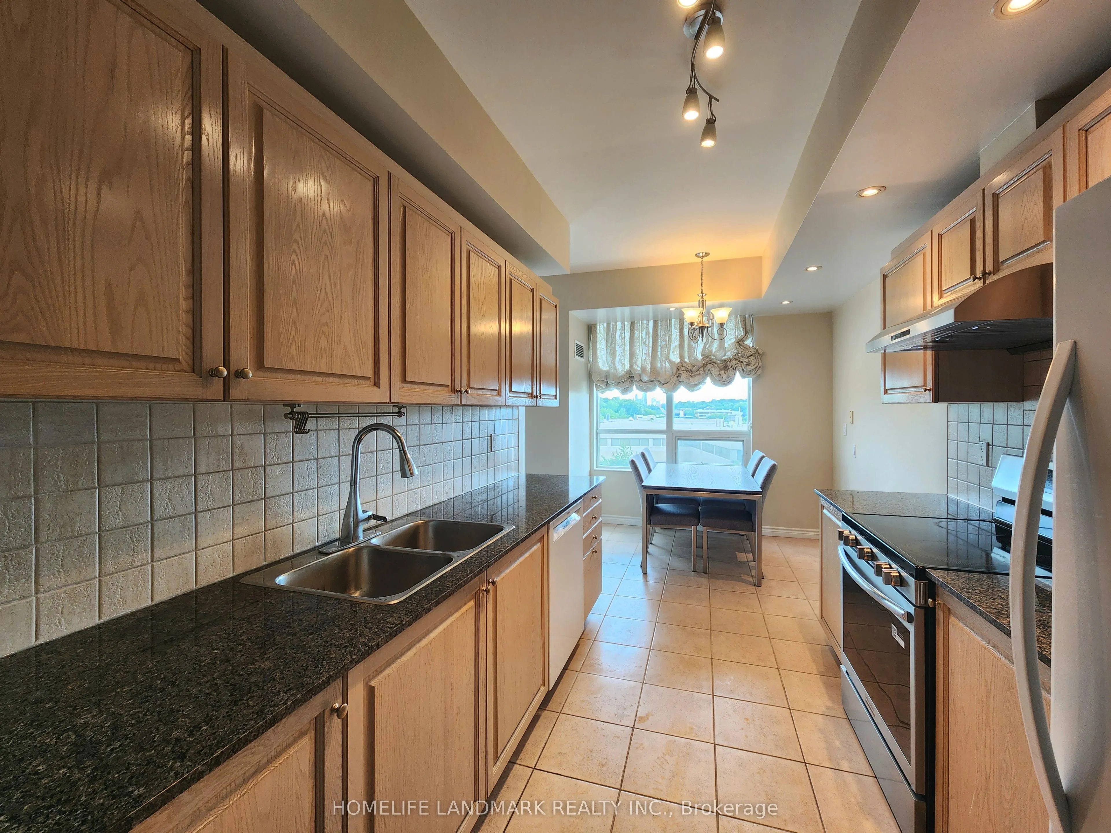 18 William Carson Crescent, #916