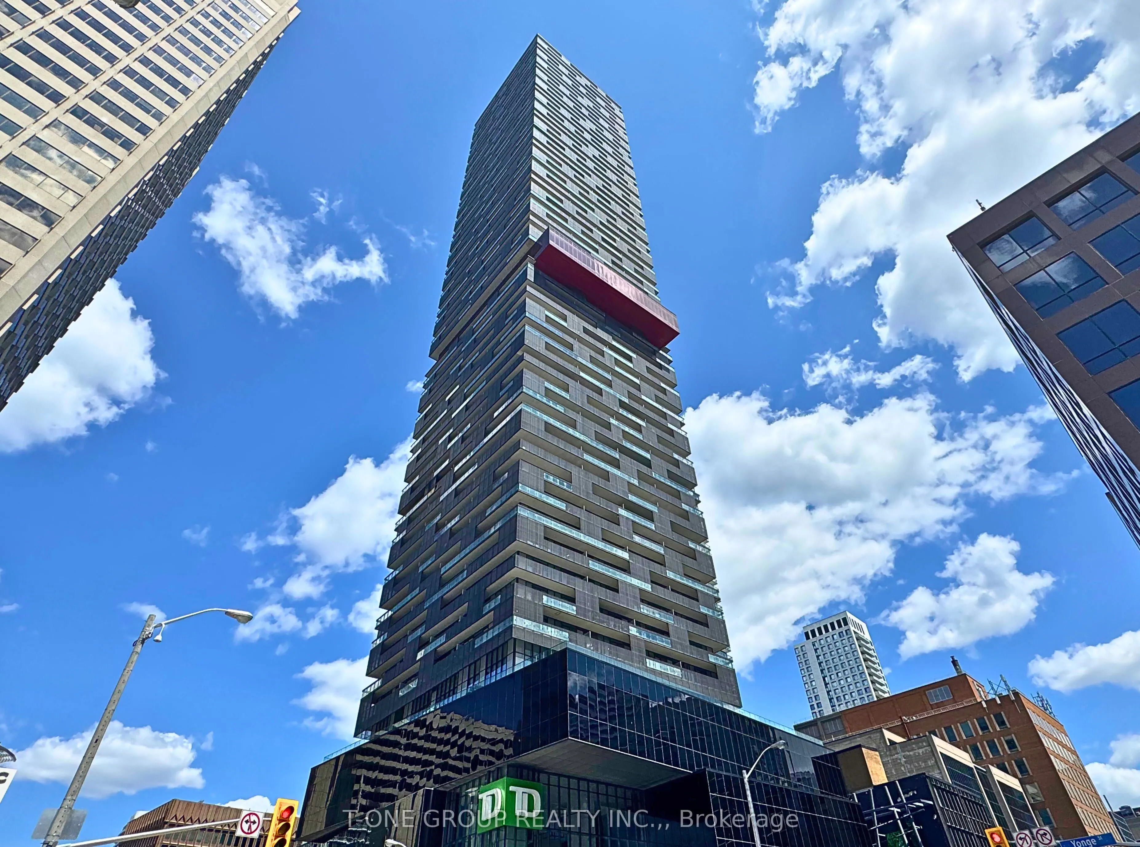 8 Eglinton Avenue E, #4009