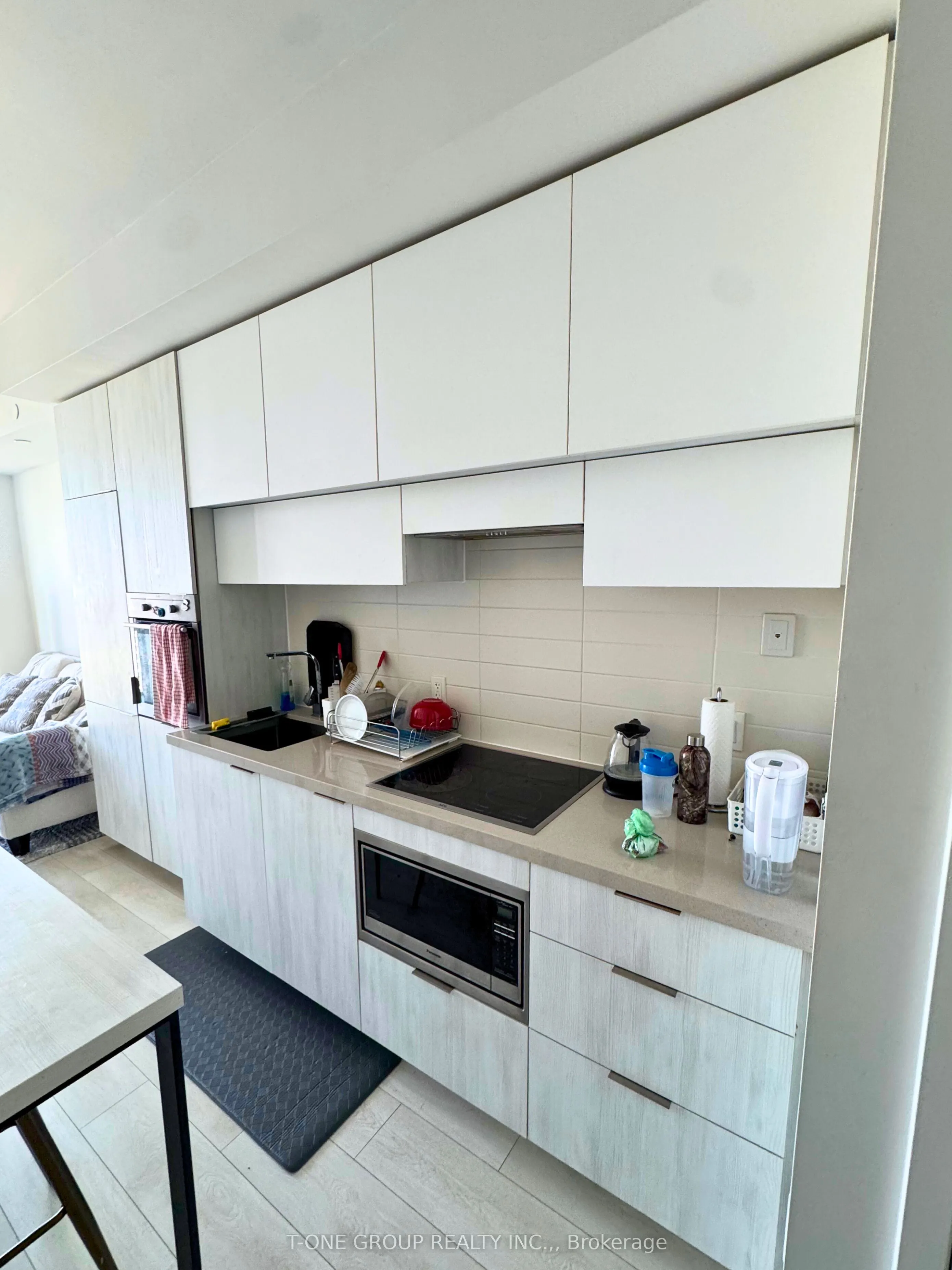 8 Eglinton Avenue E, #4009