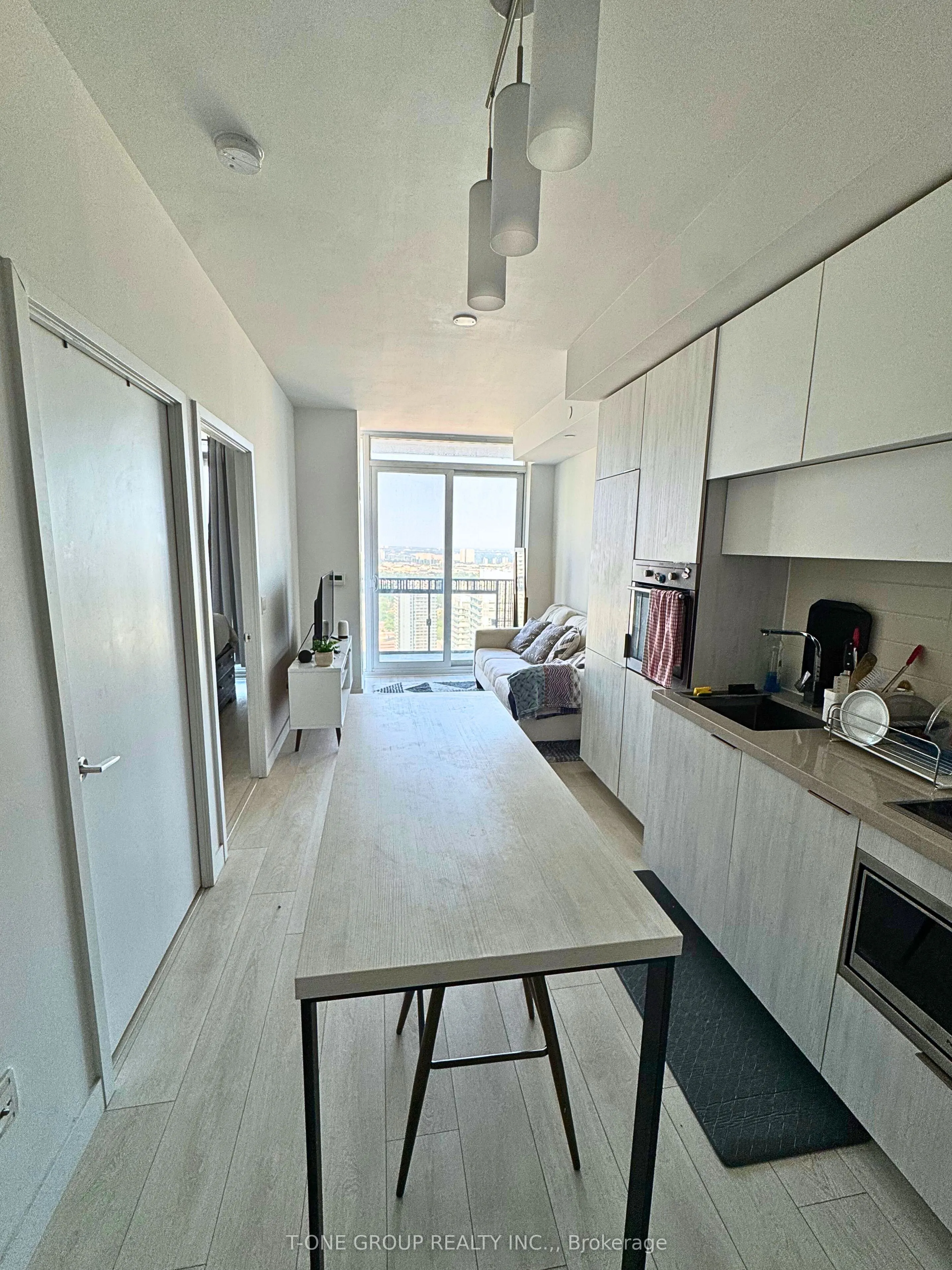 8 Eglinton Avenue E, #4009