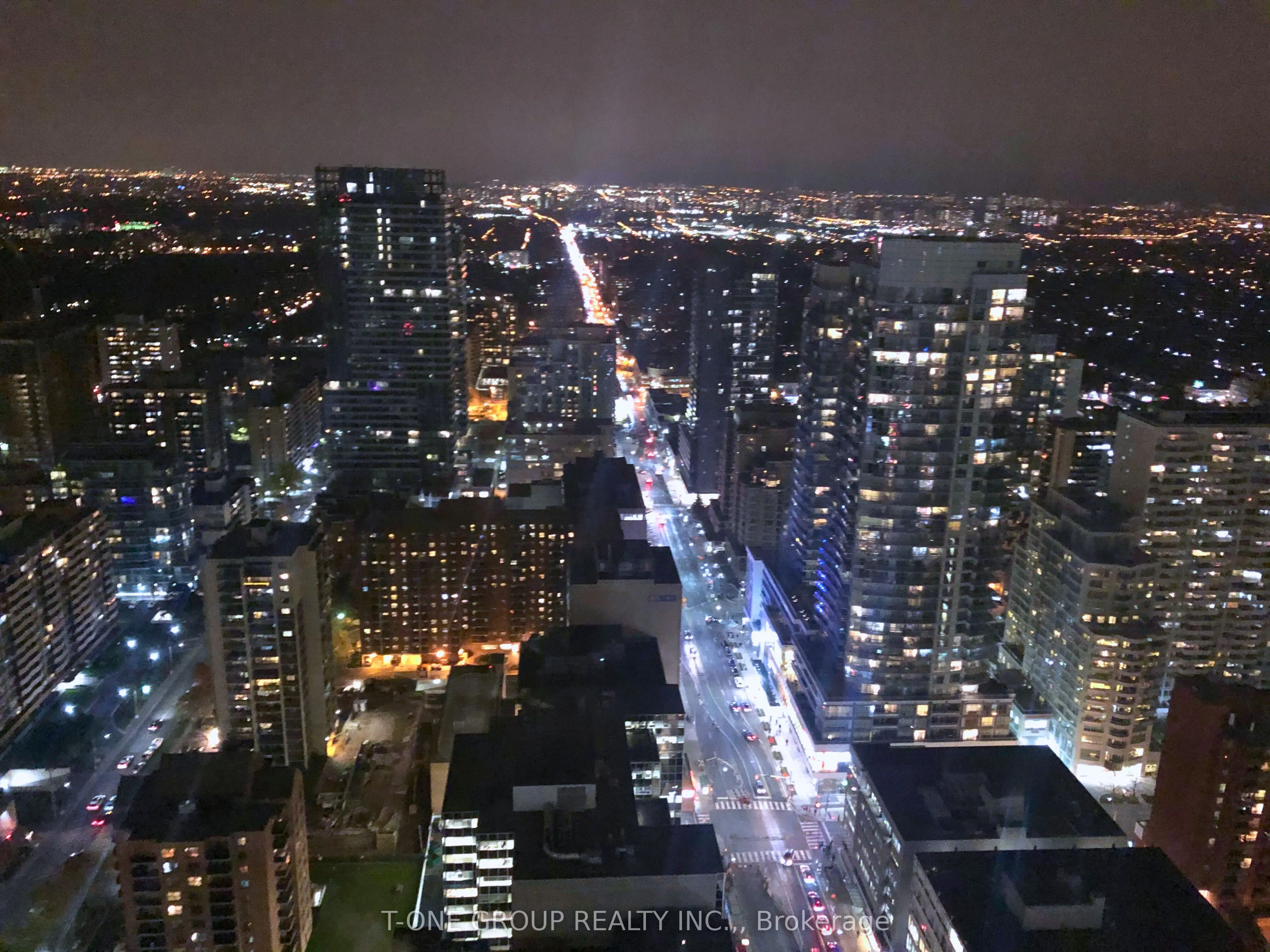 8 Eglinton Avenue E, #4009