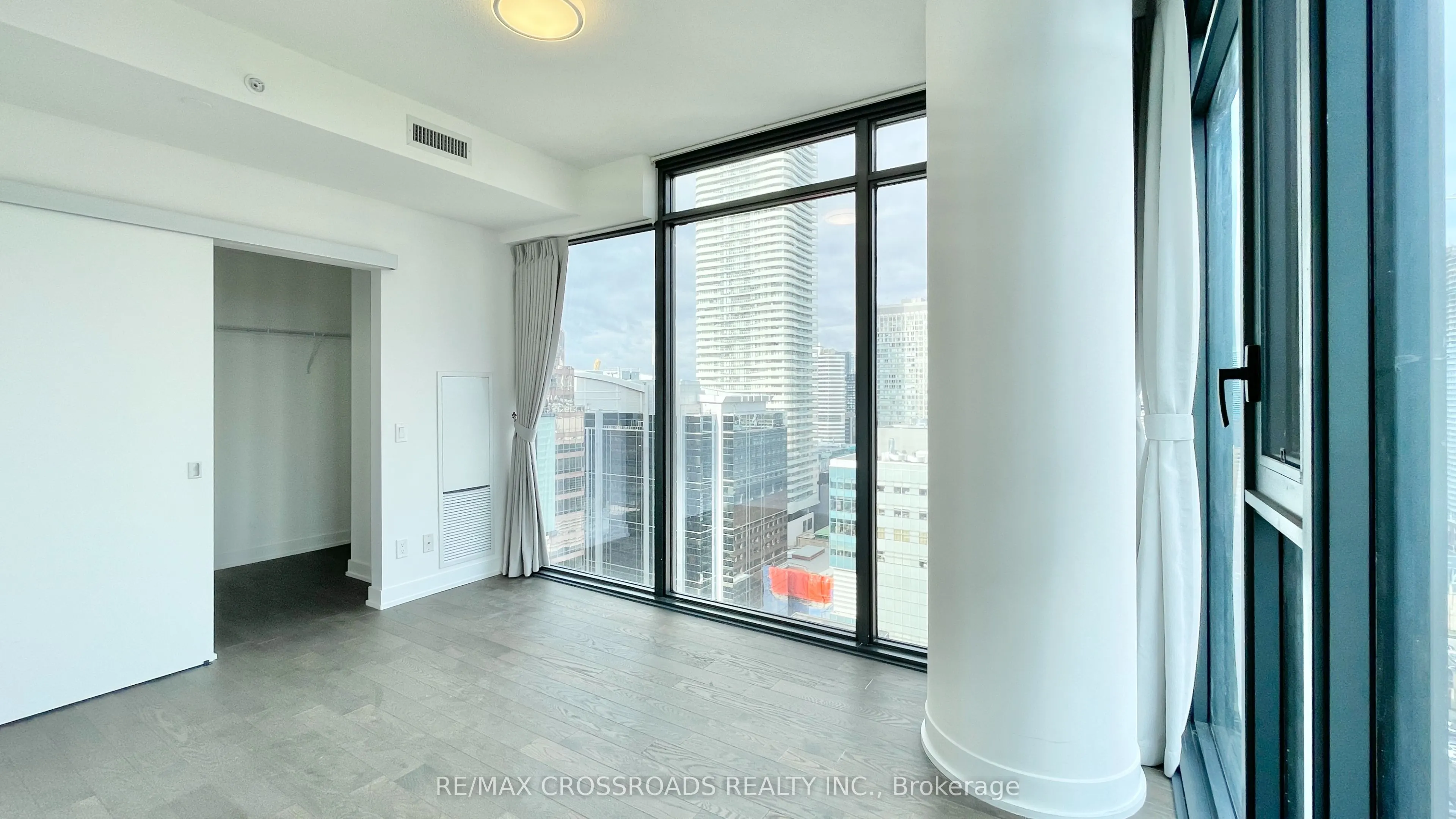 25 Richmond Street E, #2816