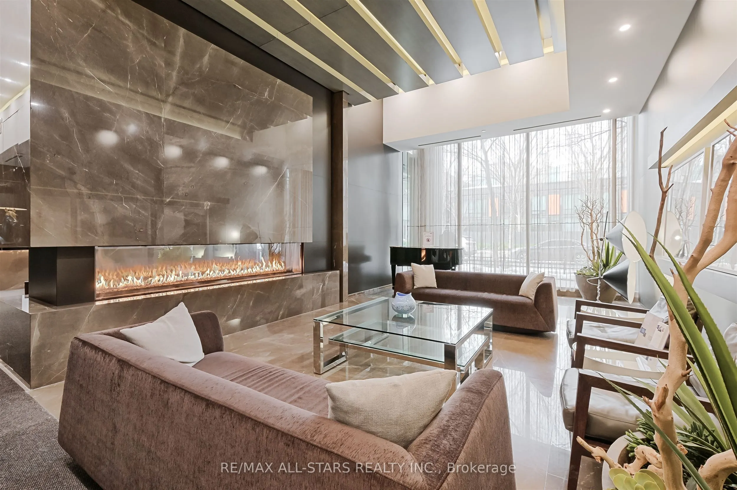 101 Charles Street E, #803