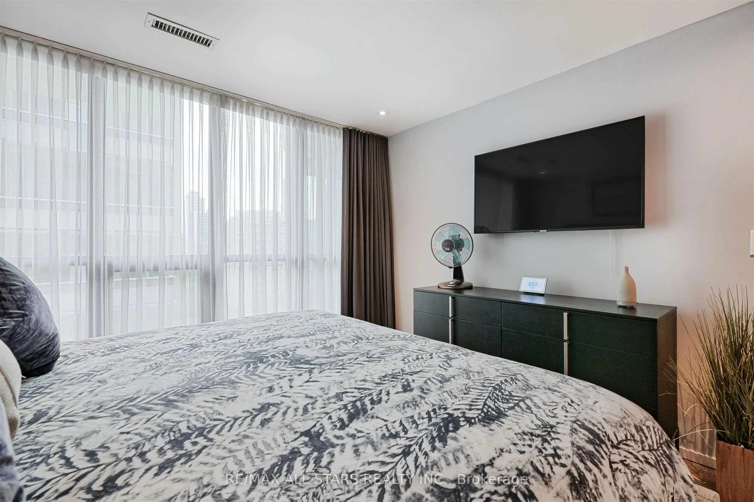 101 Charles Street E, #803