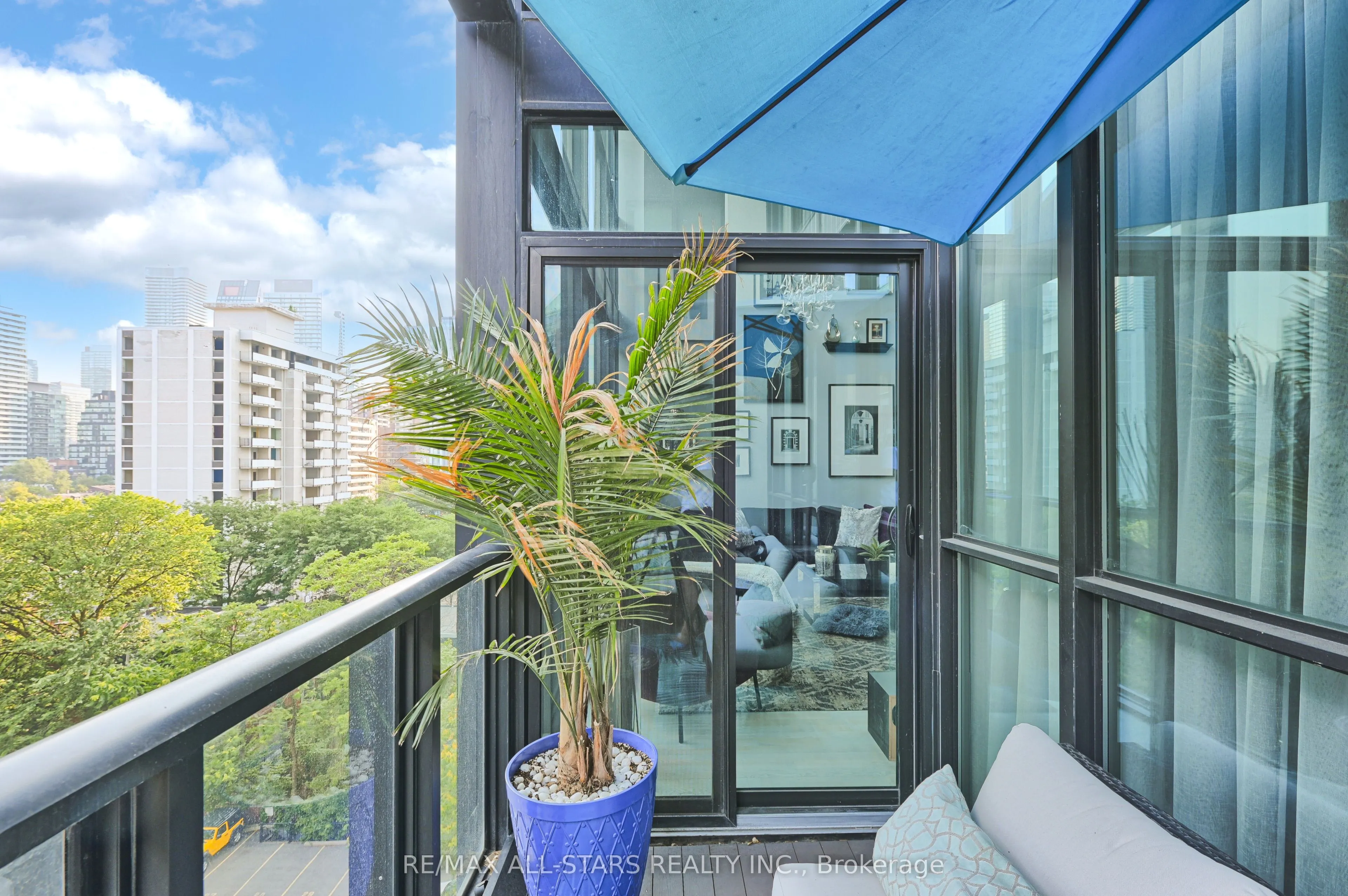 101 Charles Street E, #803